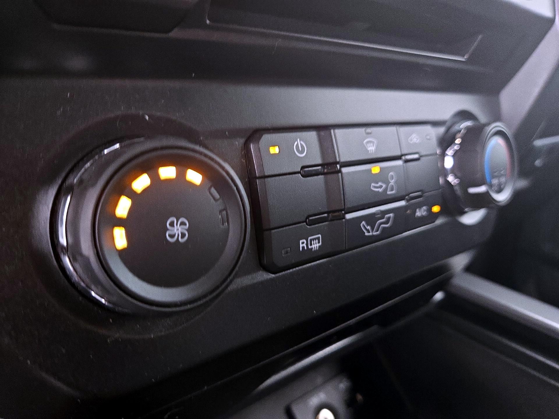 Thumbnail: 2015 Ford F-150 - 16