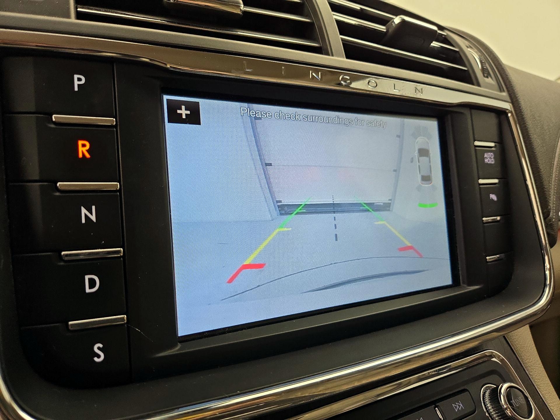 Thumbnail: 2019 Lincoln Continental - 14