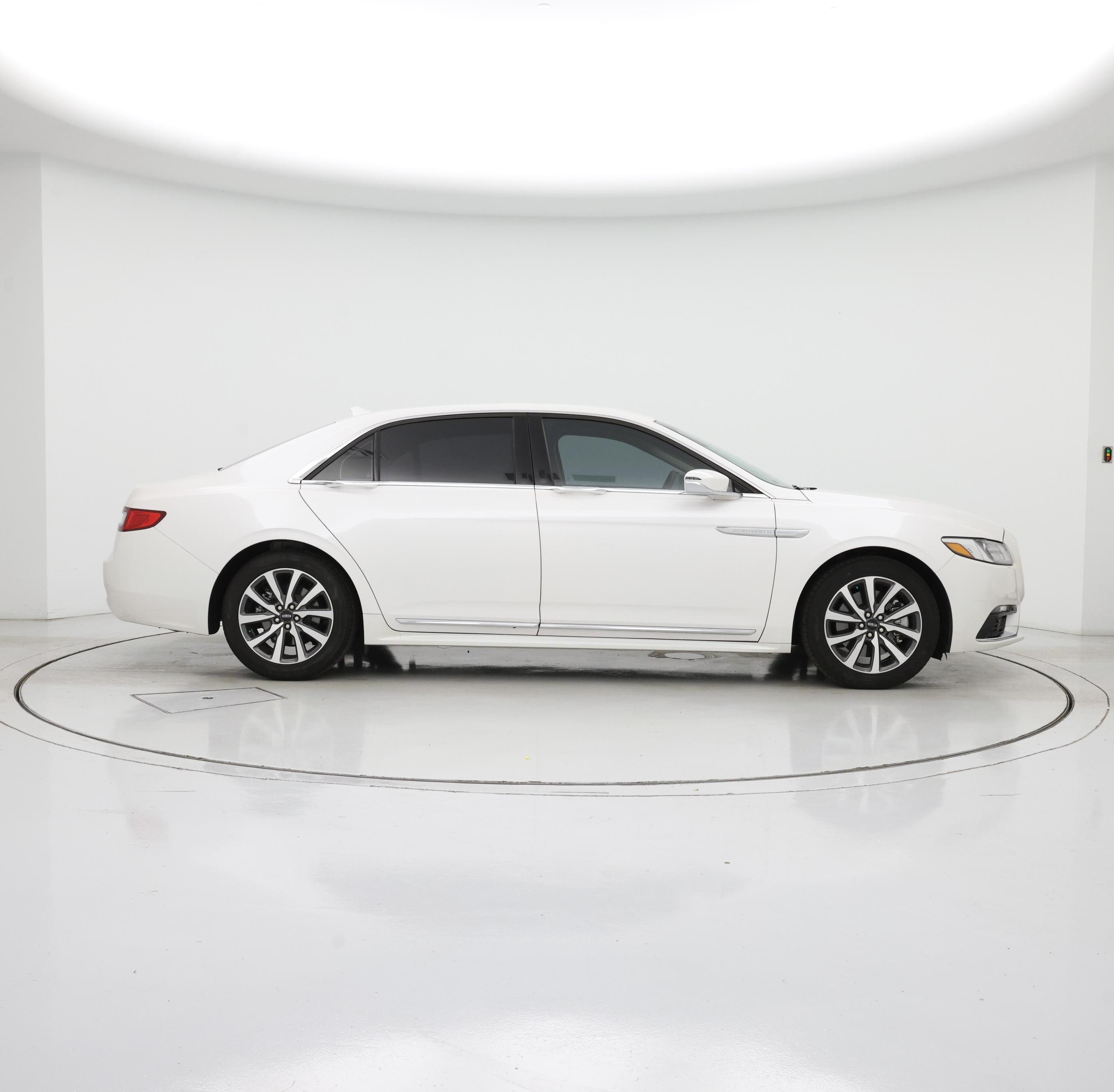 Thumbnail: 2019 Lincoln Continental - 7