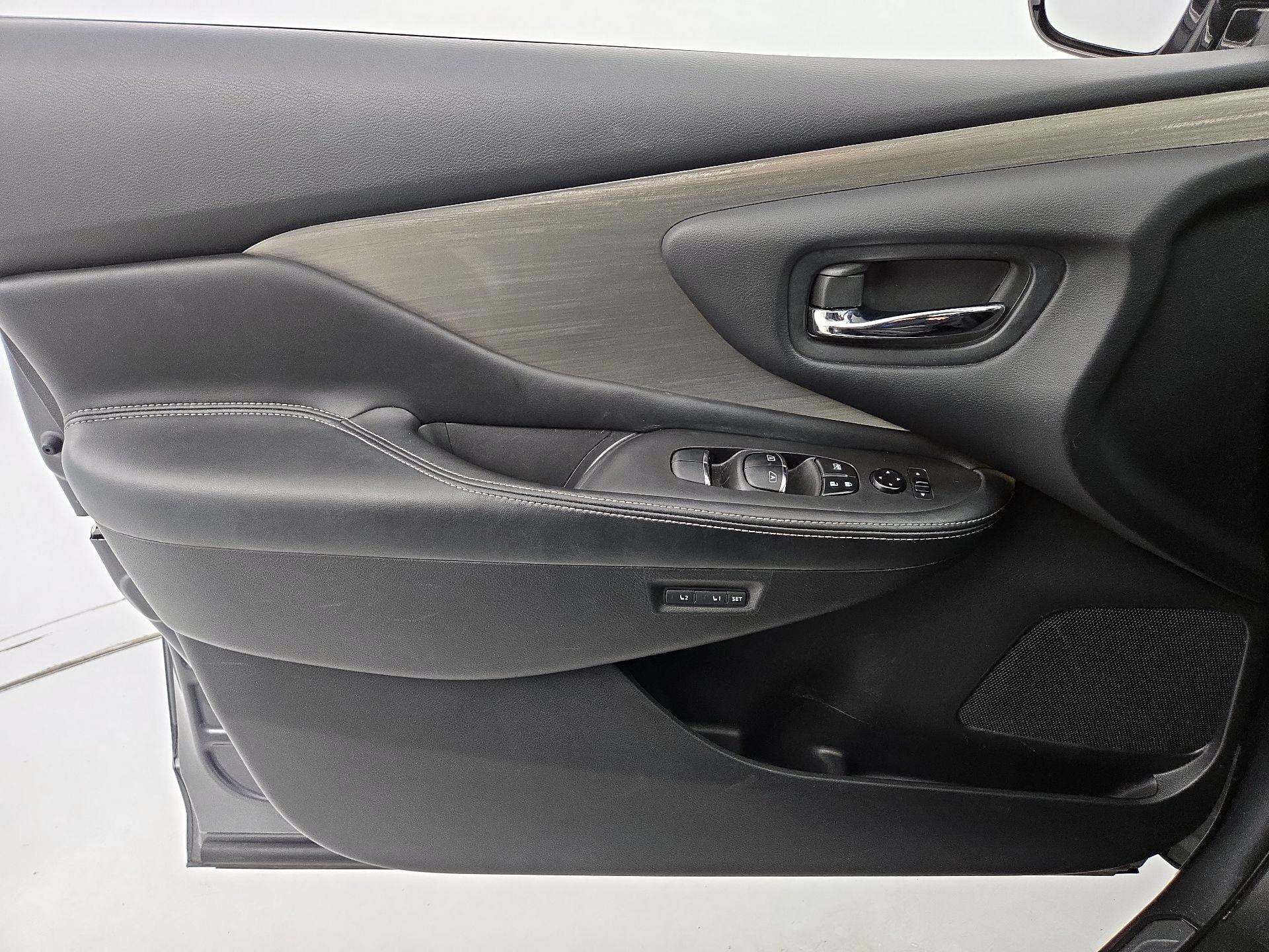 Thumbnail: 2015 Nissan Murano - 12