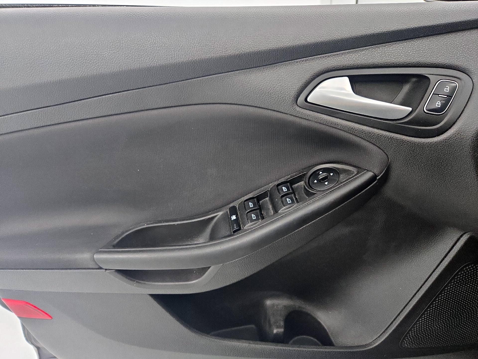 Thumbnail: 2018 Ford Focus - 12