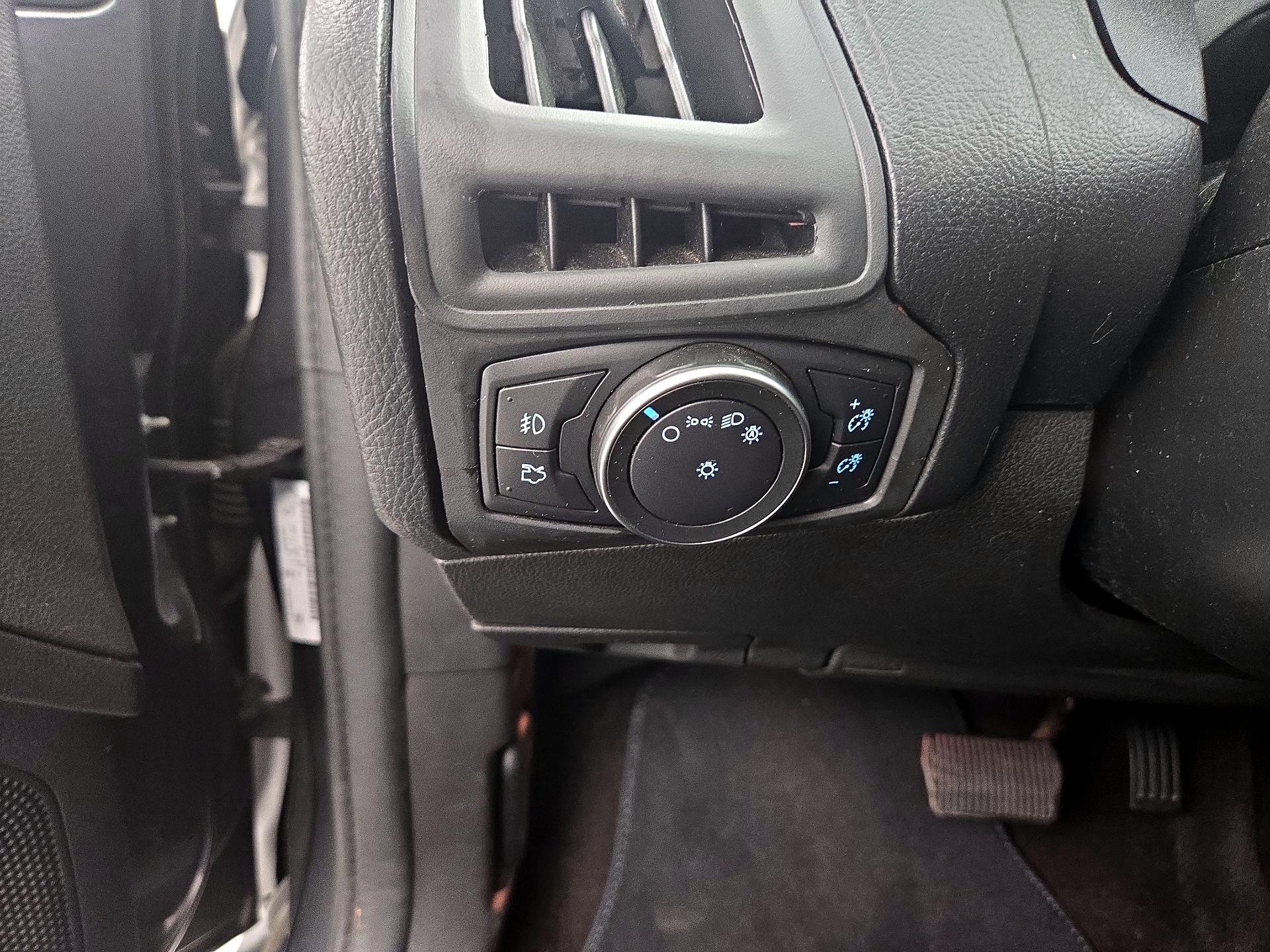 Thumbnail: 2018 Ford Focus - 13