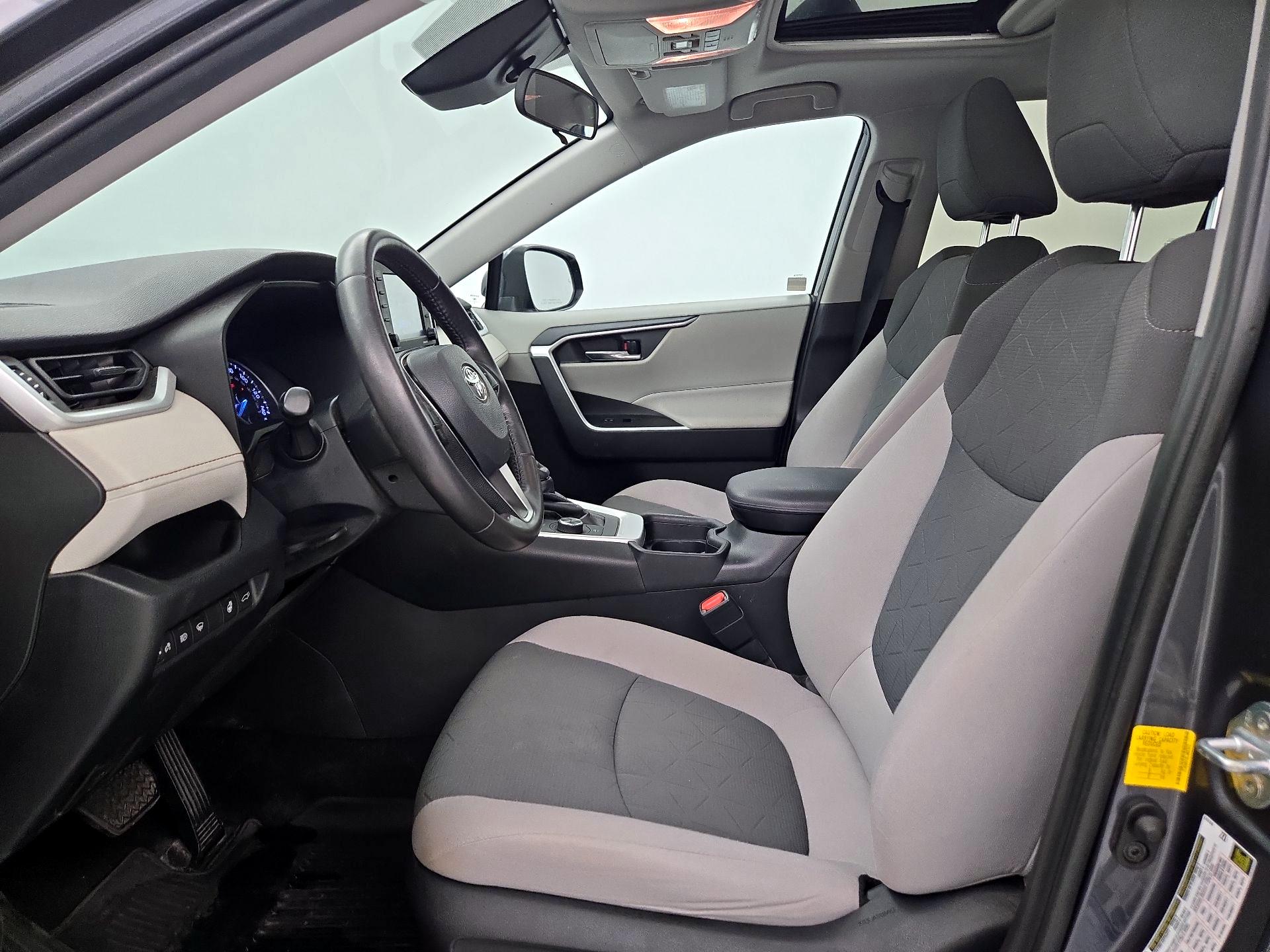 Thumbnail: 2020 Toyota RAV4 - 11