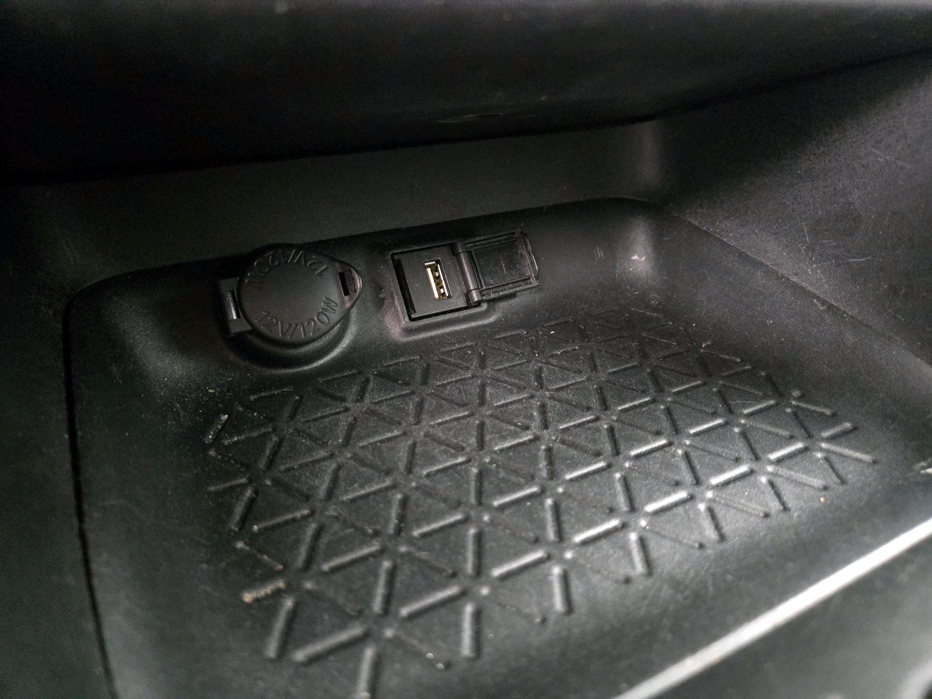 Thumbnail: 2020 Toyota RAV4 - 18