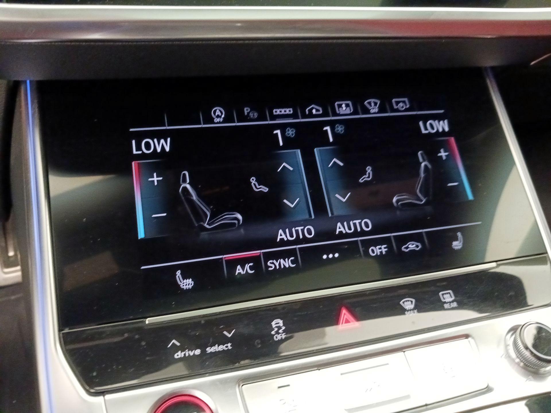 Thumbnail: 2023 Audi S6 - 17