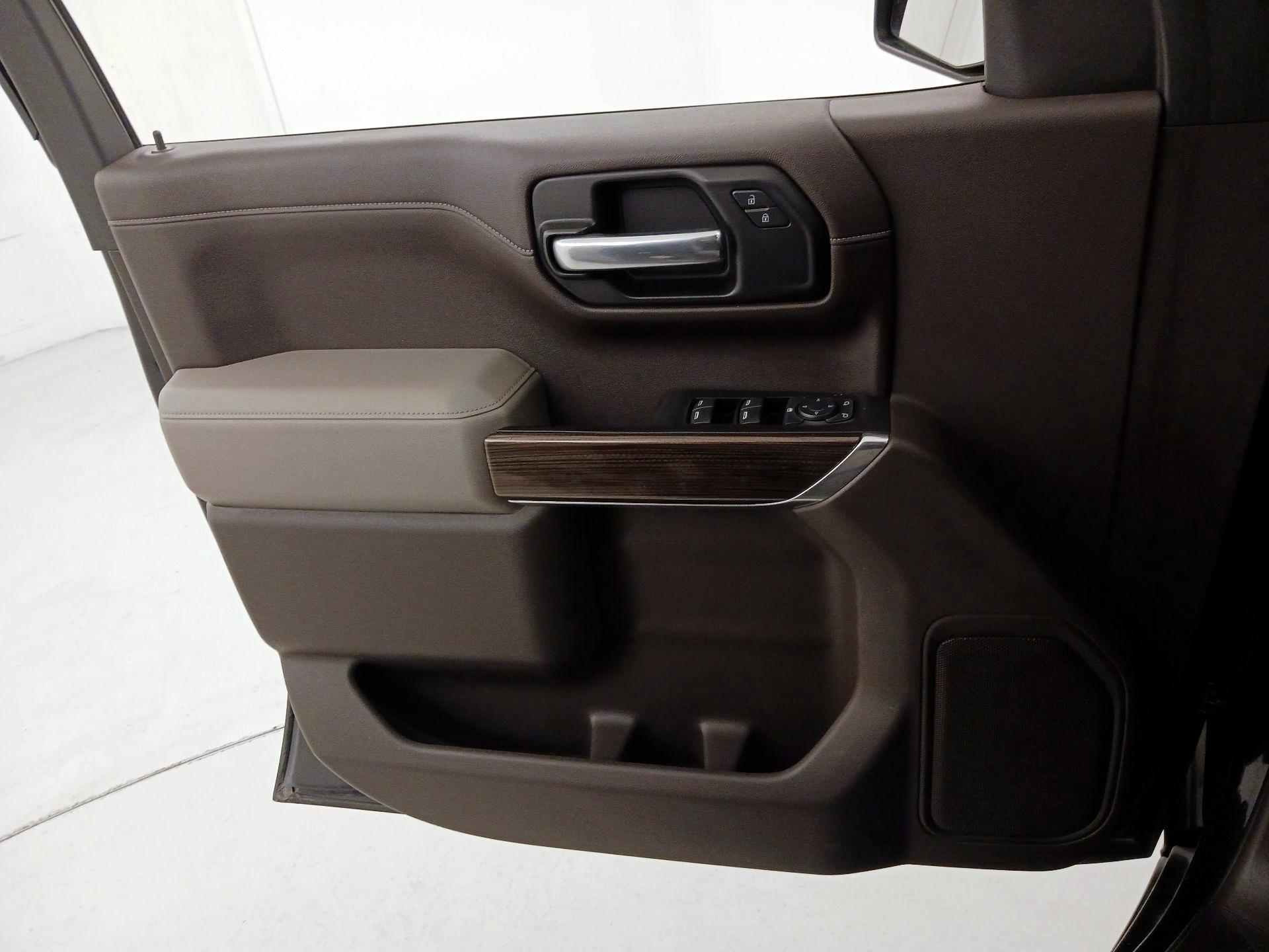 Thumbnail: 2020 Chevrolet Silverado 1500 - 12