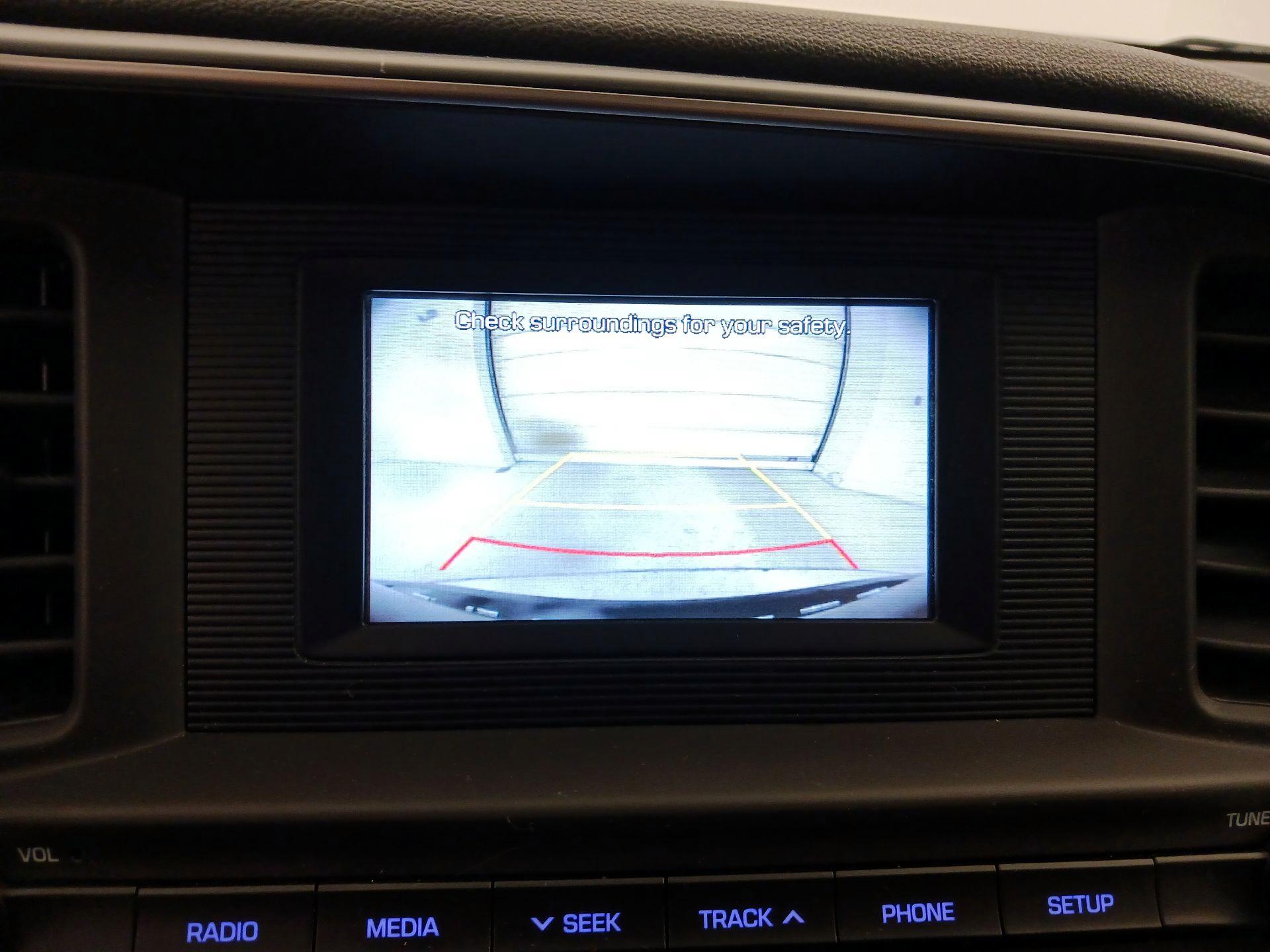 Thumbnail: 2020 Hyundai Elantra - 15