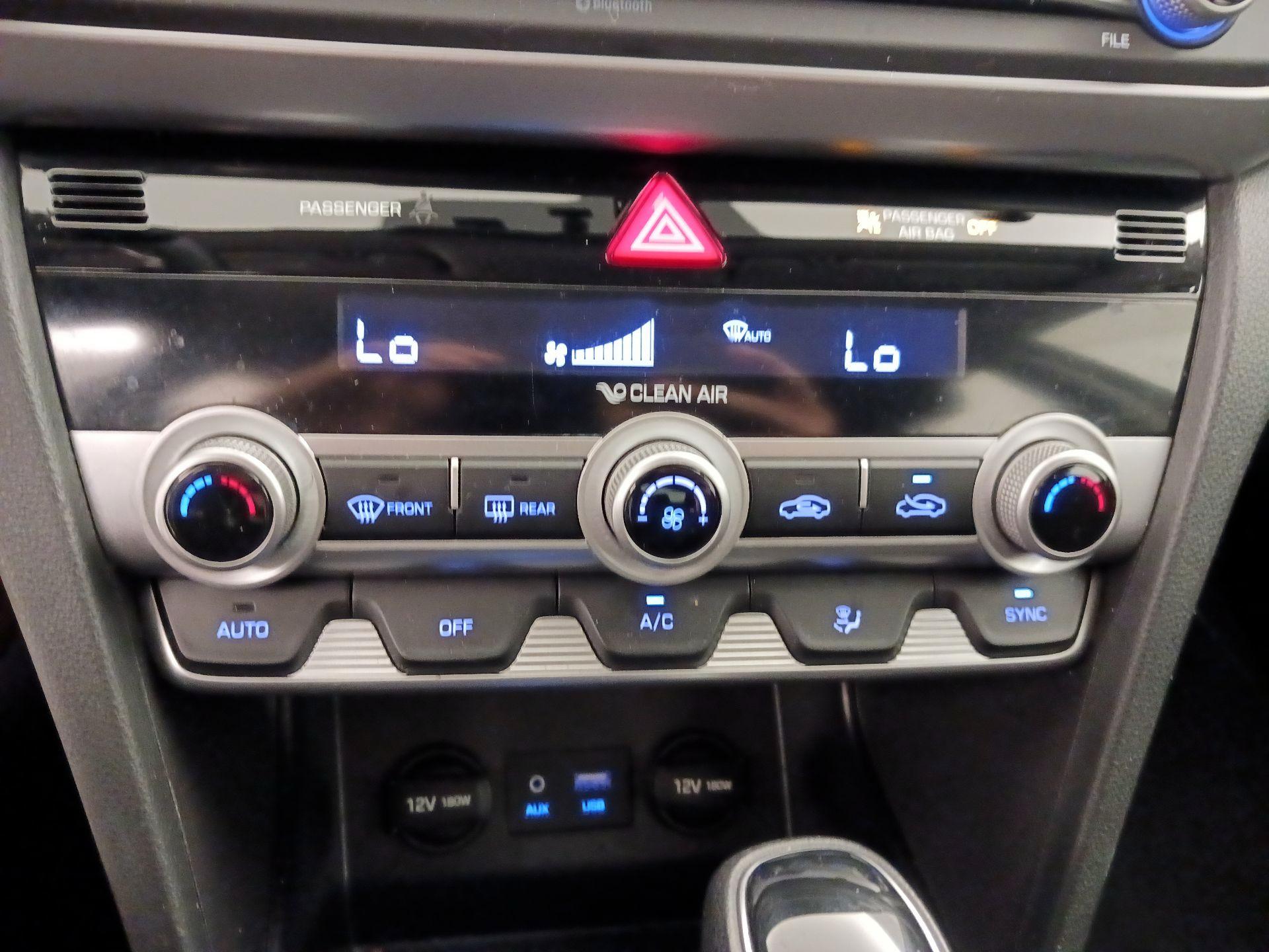 Thumbnail: 2020 Hyundai Elantra - 17