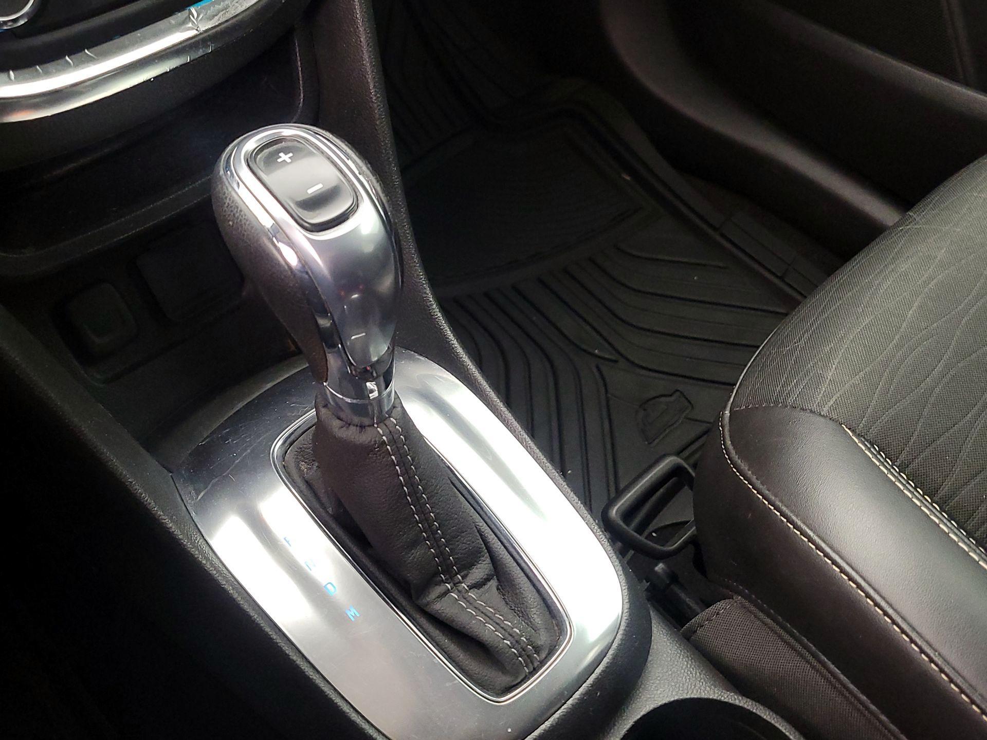 Thumbnail: 2016 Buick Encore - 17