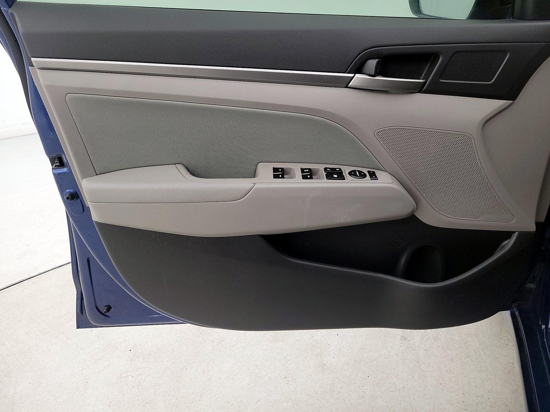 Thumbnail: 2018 Hyundai Elantra - 12