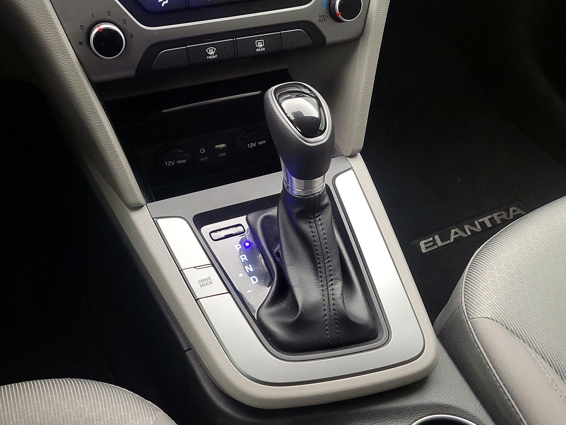 Thumbnail: 2018 Hyundai Elantra - 17