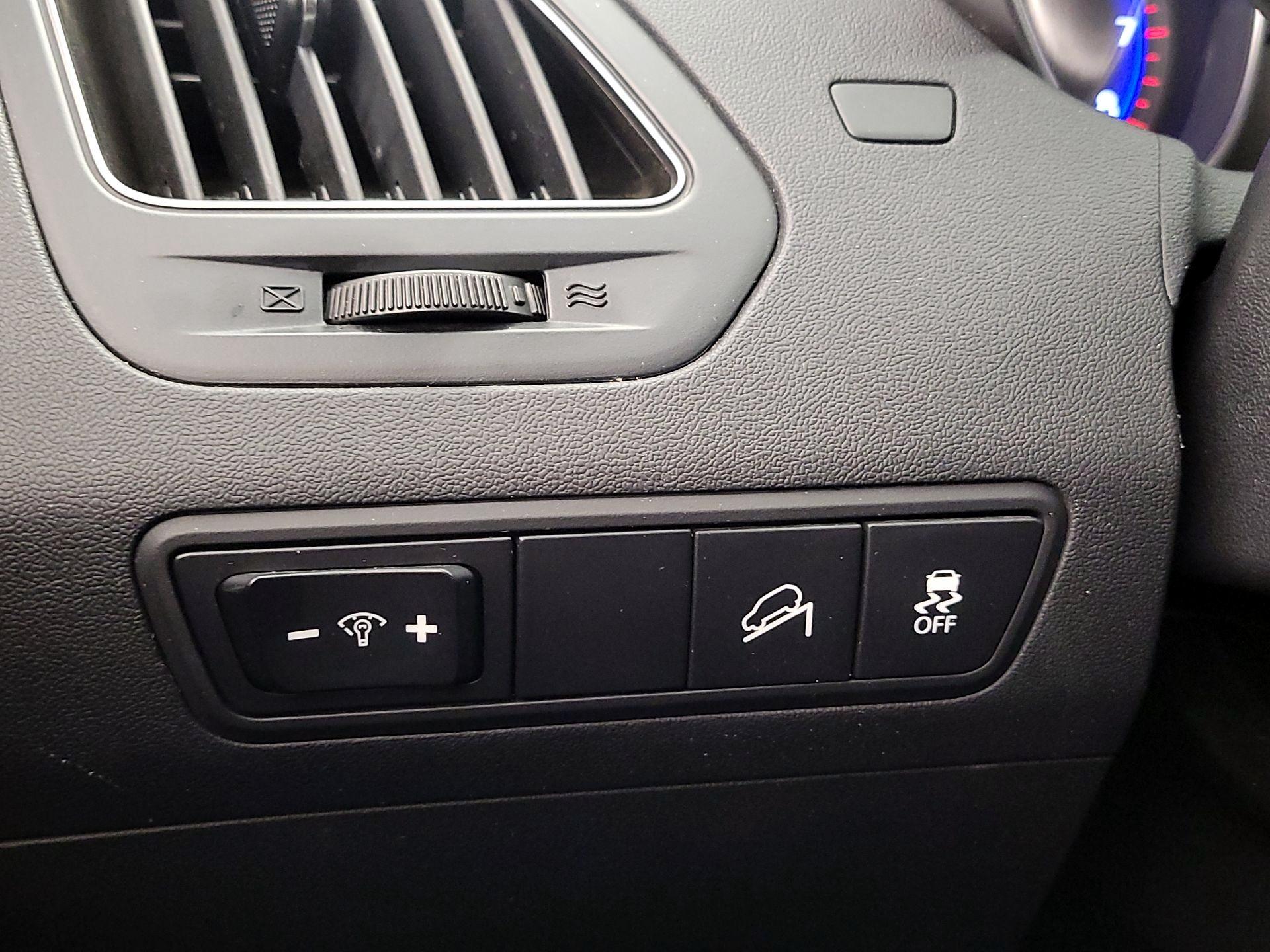 Thumbnail: 2015 Hyundai Tucson - 13