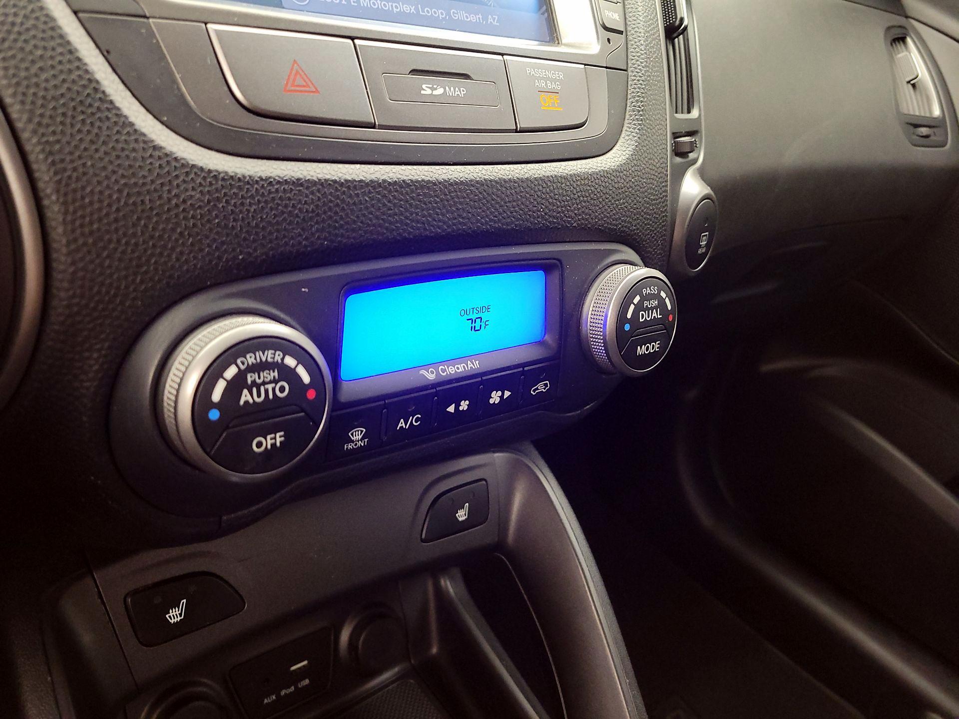 Thumbnail: 2015 Hyundai Tucson - 17