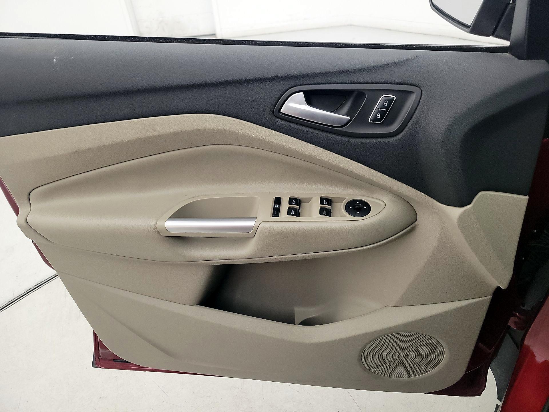 Thumbnail: 2016 Ford Escape - 12