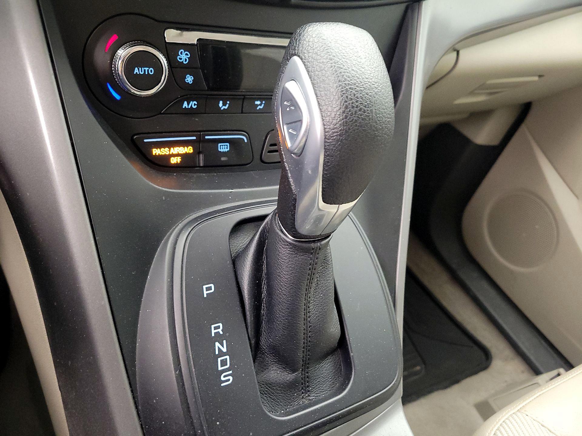 Thumbnail: 2016 Ford Escape - 17