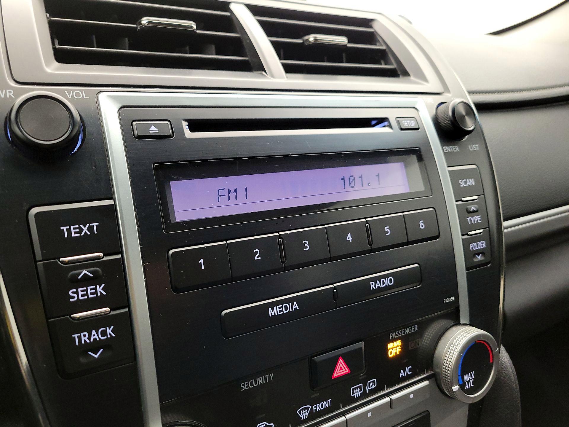 Thumbnail: 2014 Toyota Camry - 14