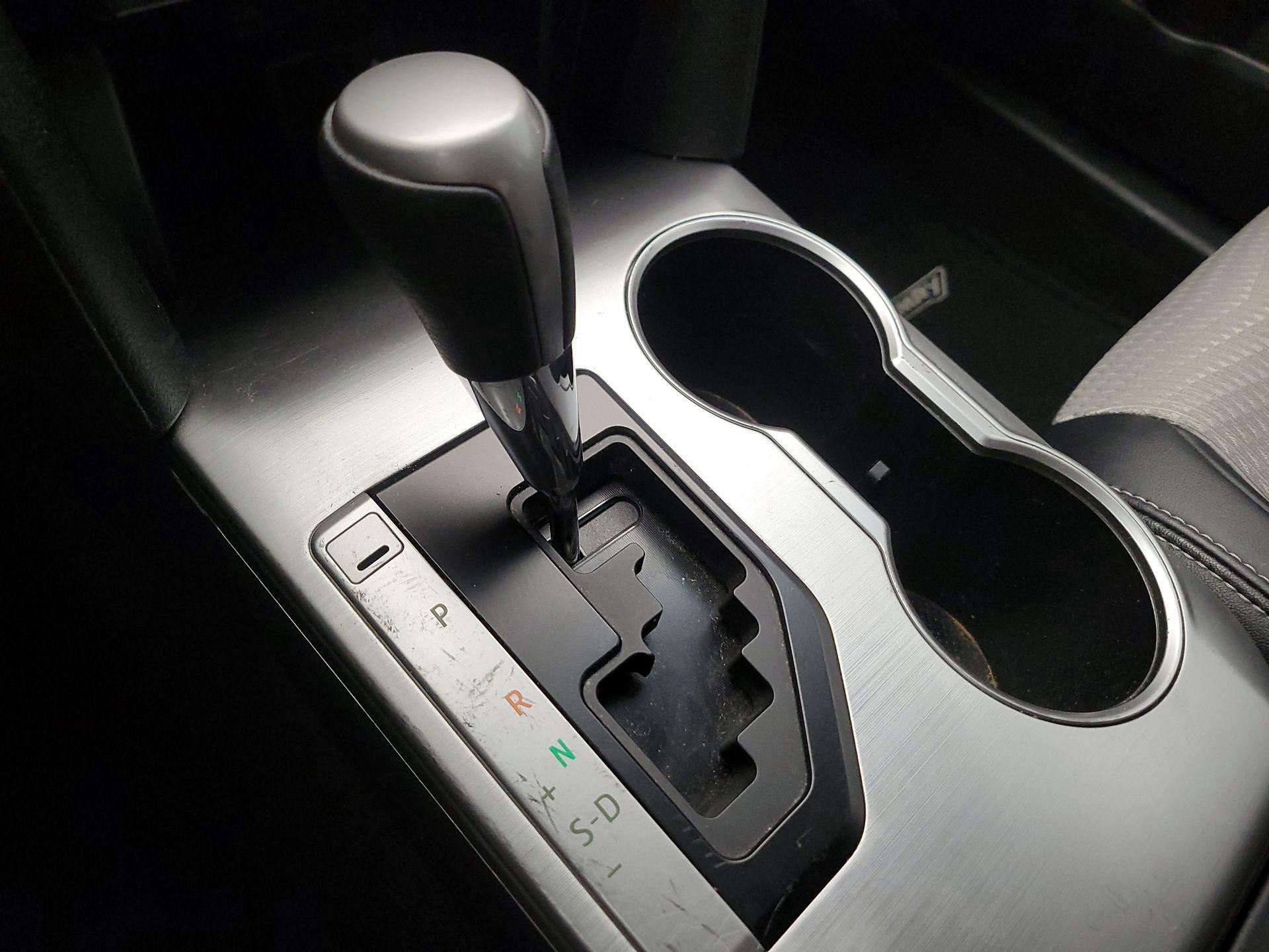 Thumbnail: 2014 Toyota Camry - 16