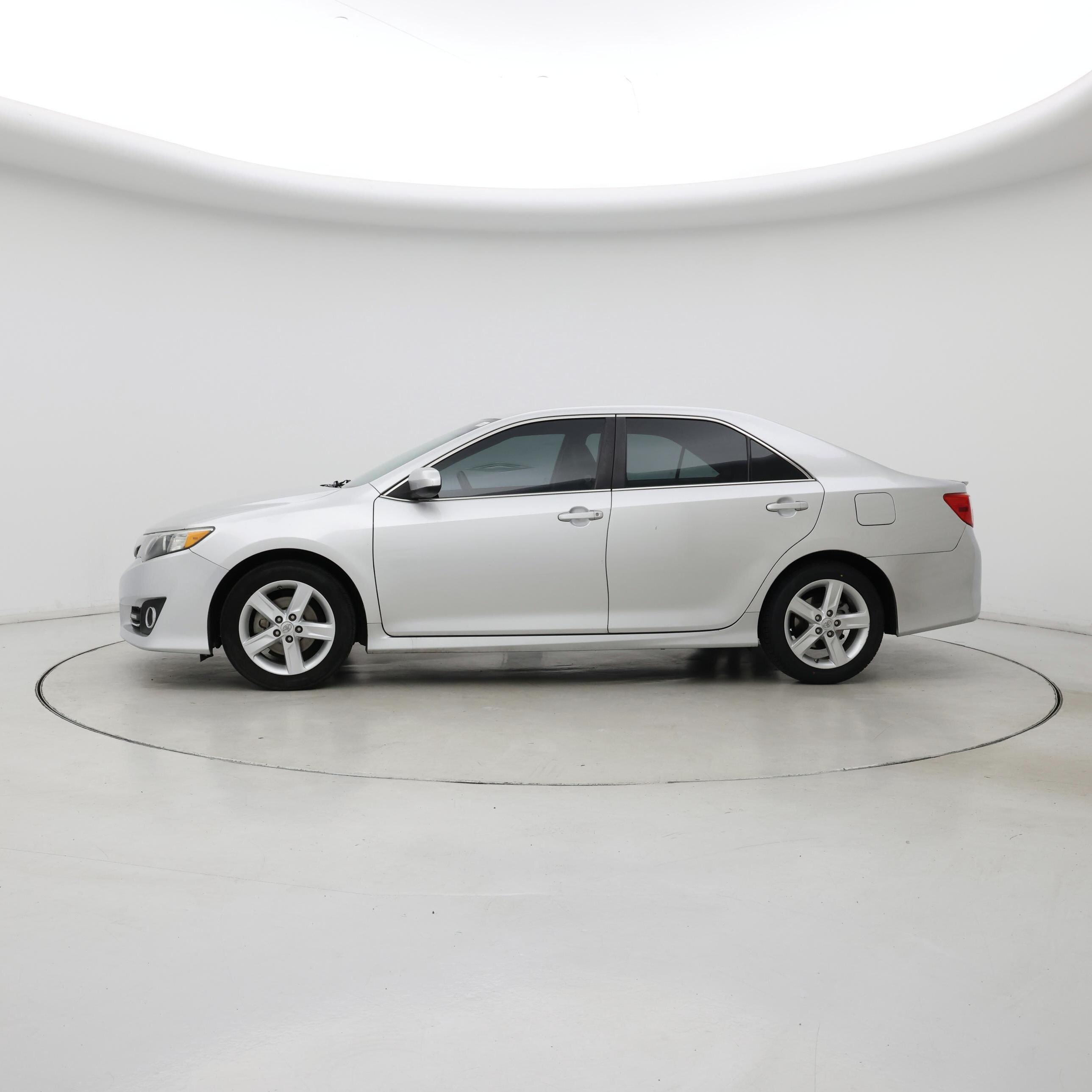 Thumbnail: 2014 Toyota Camry - 3