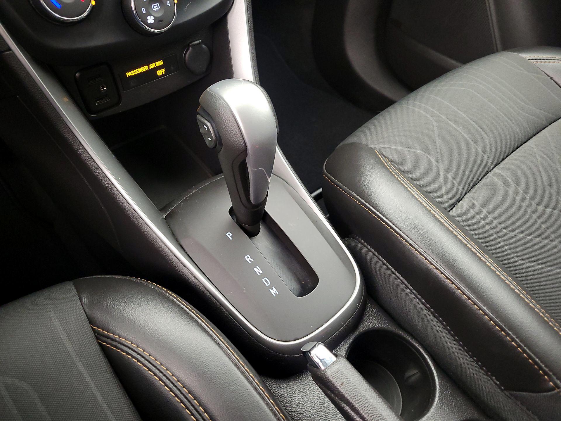 Thumbnail: 2018 Chevrolet Trax - 17