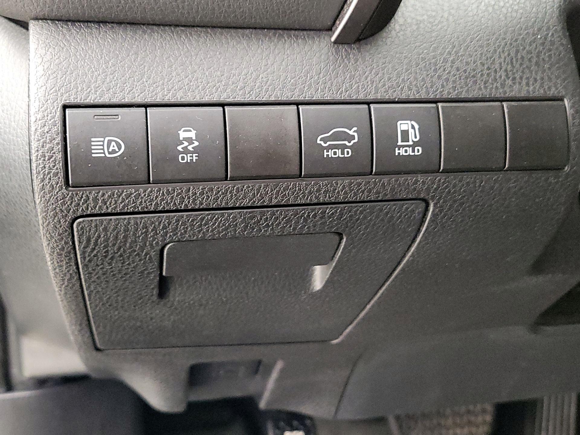 Thumbnail: 2021 Toyota Camry - 13