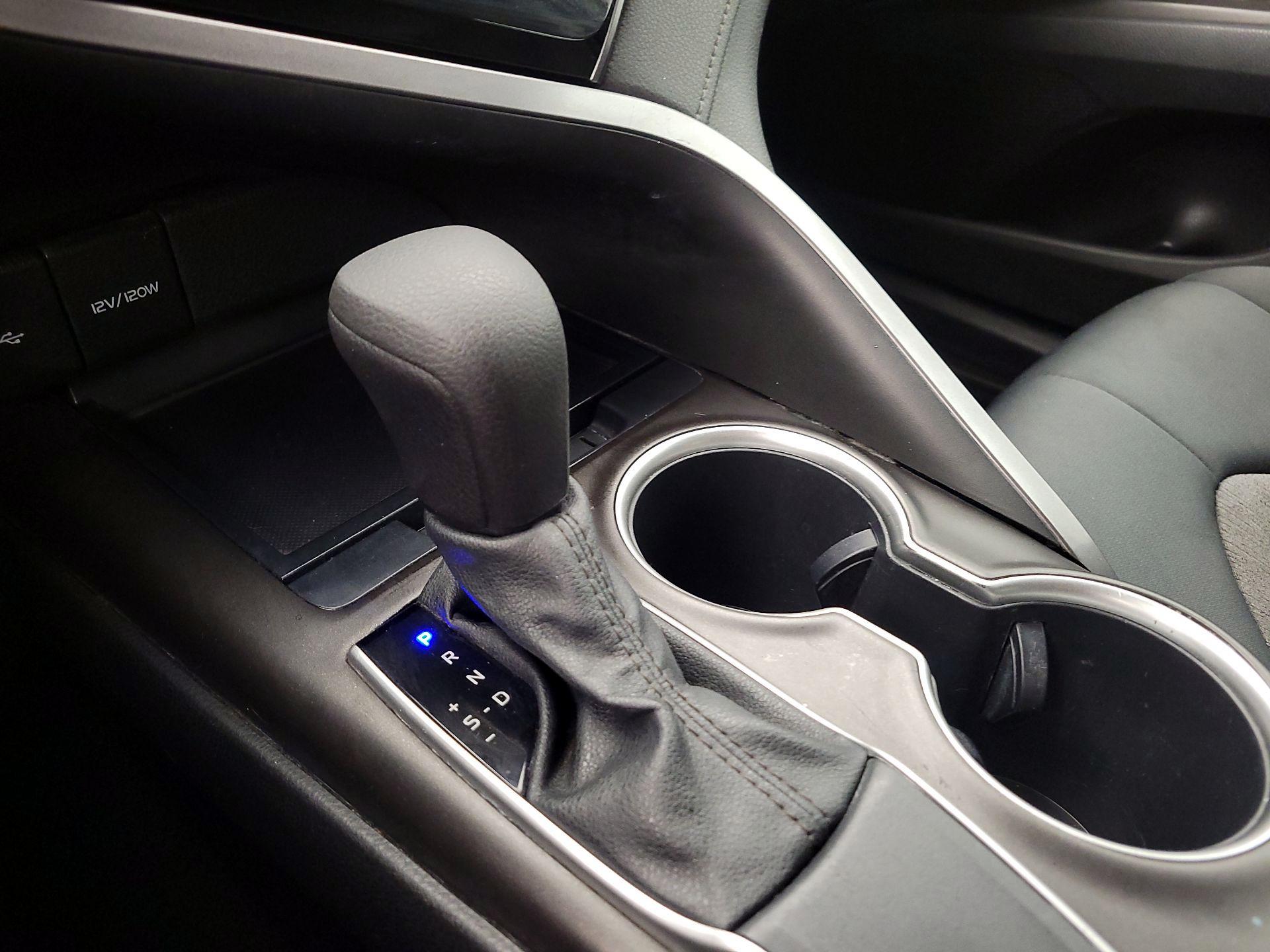 Thumbnail: 2021 Toyota Camry - 17