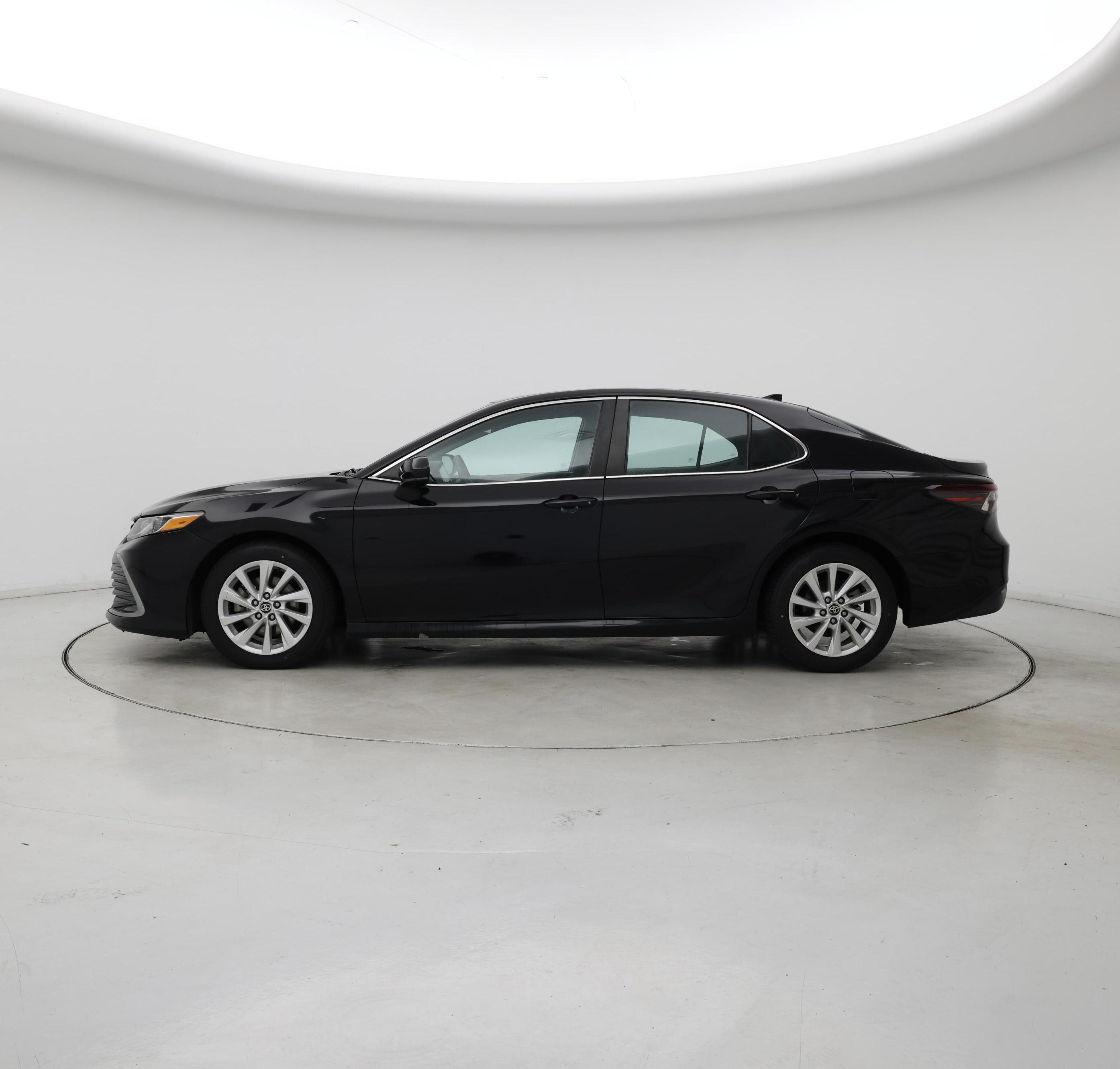 Thumbnail: 2021 Toyota Camry - 3