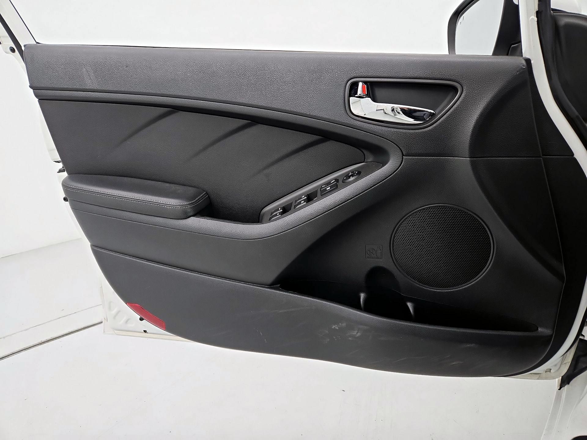 Thumbnail: 2018 Kia Forte - 12