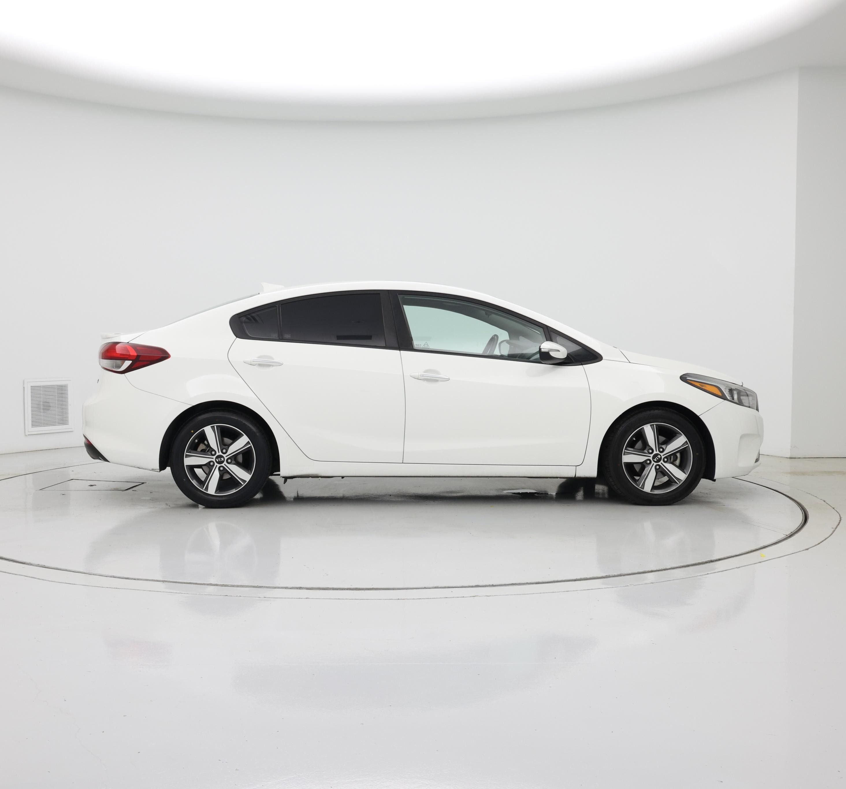 Thumbnail: 2018 Kia Forte - 7