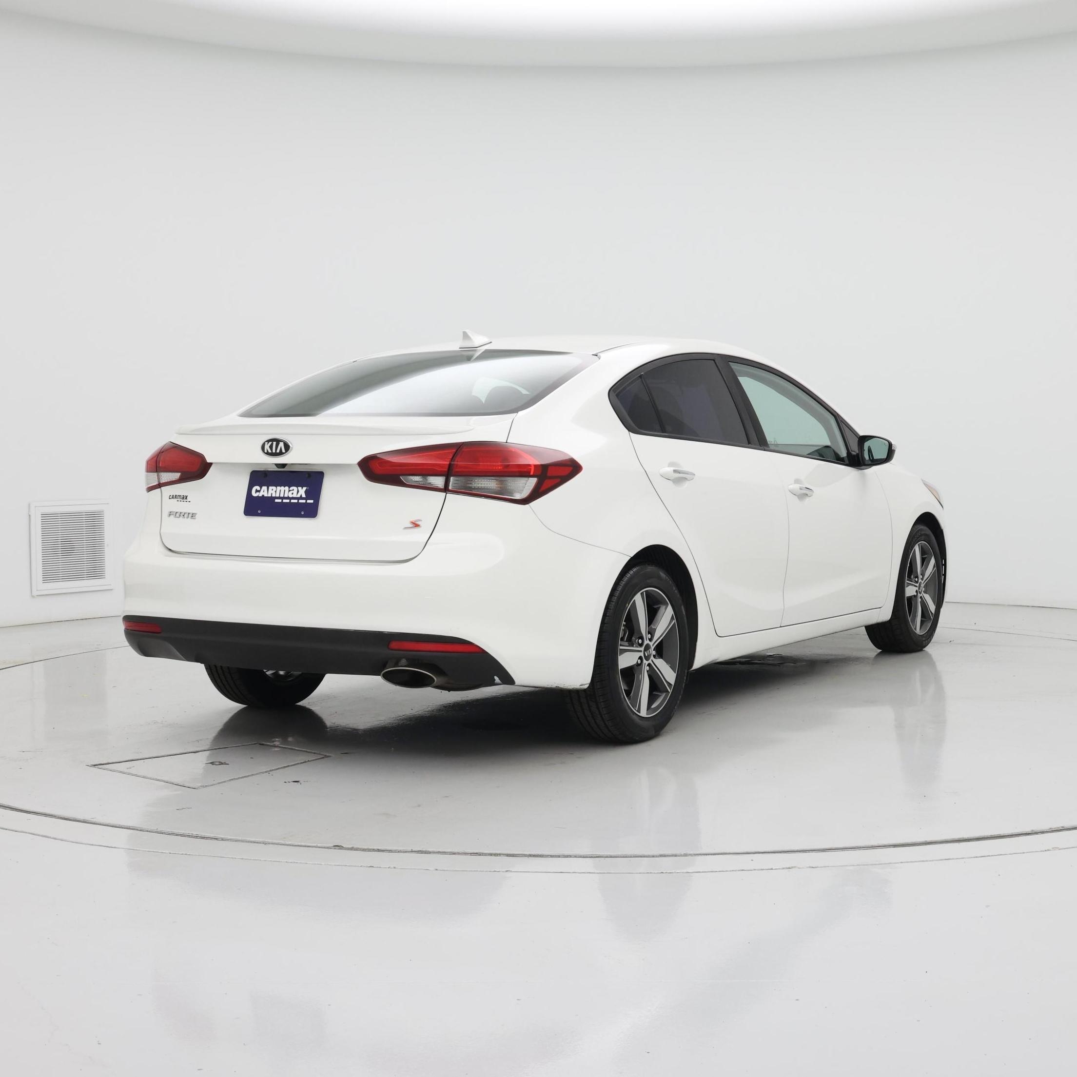 Thumbnail: 2018 Kia Forte - 8