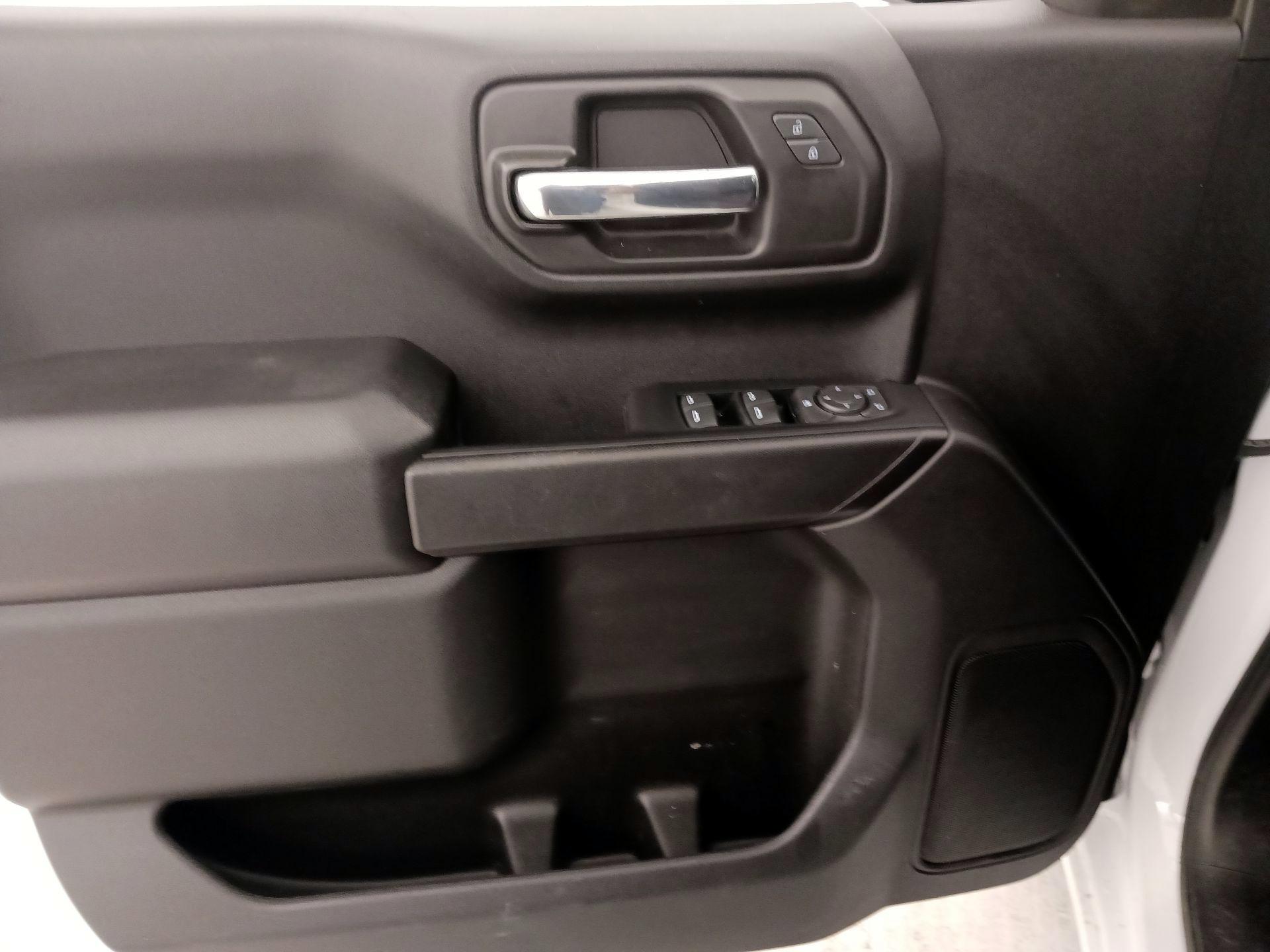 Thumbnail: 2022 Chevrolet Silverado 1500 - 12