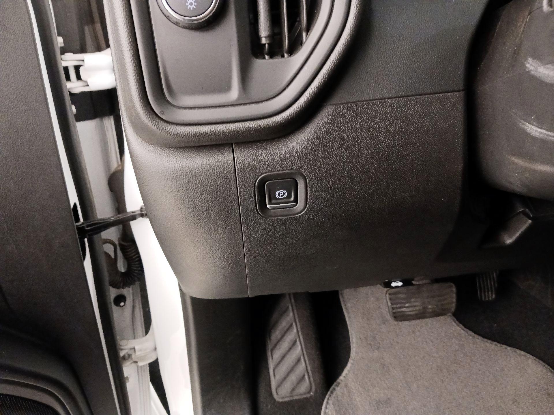 Thumbnail: 2022 Chevrolet Silverado 1500 - 13