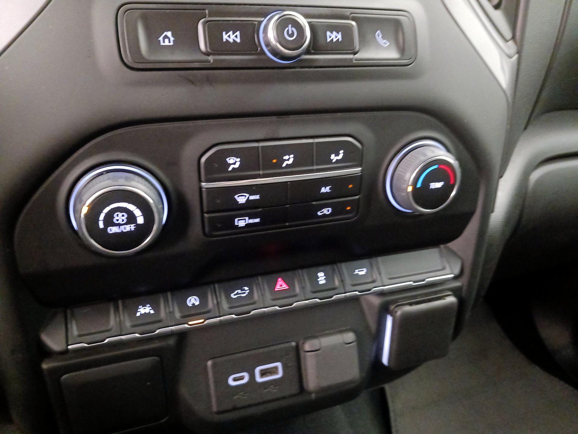 Thumbnail: 2022 Chevrolet Silverado 1500 - 17