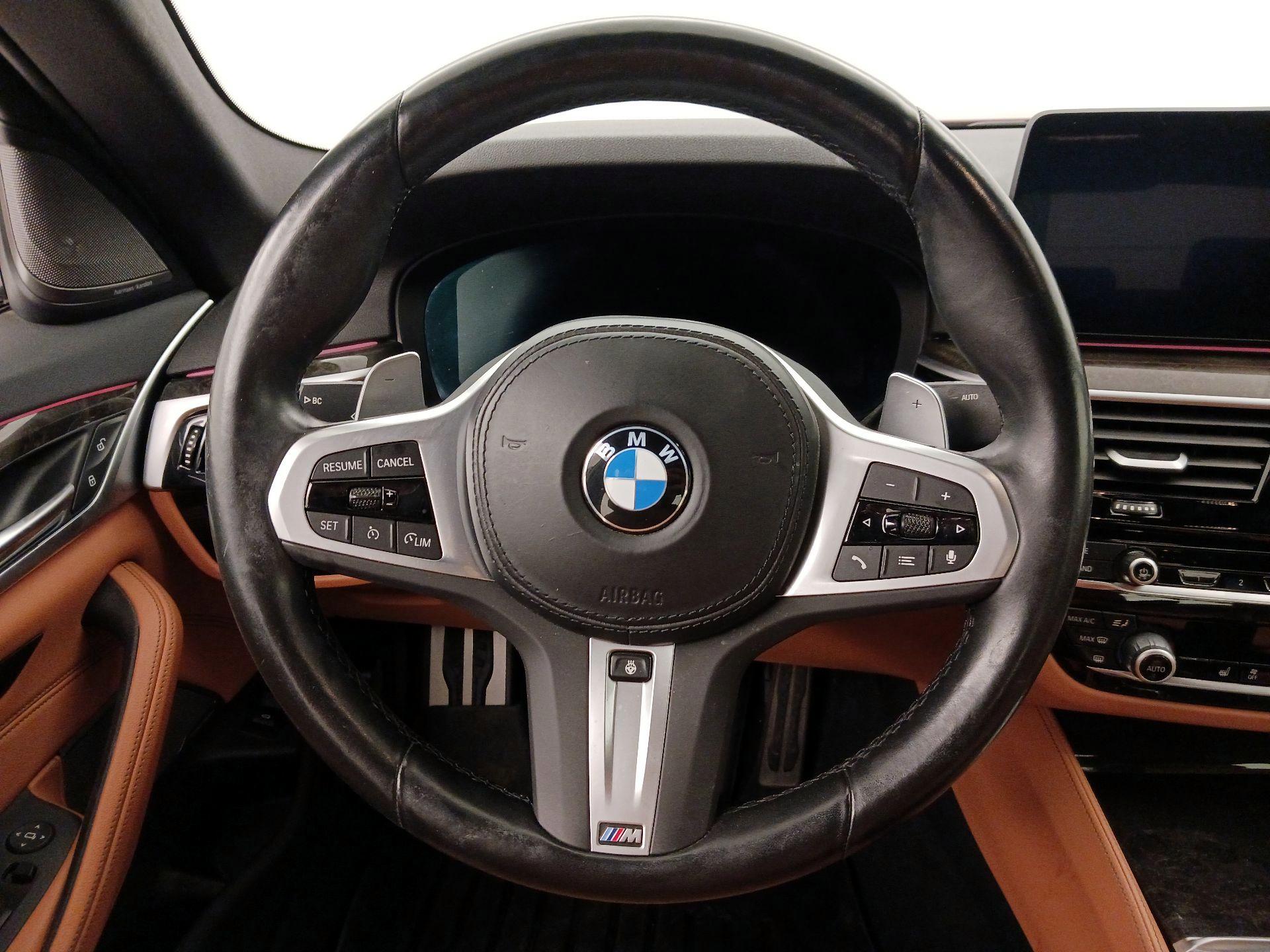 Thumbnail: 2023 BMW 5 Series - 10