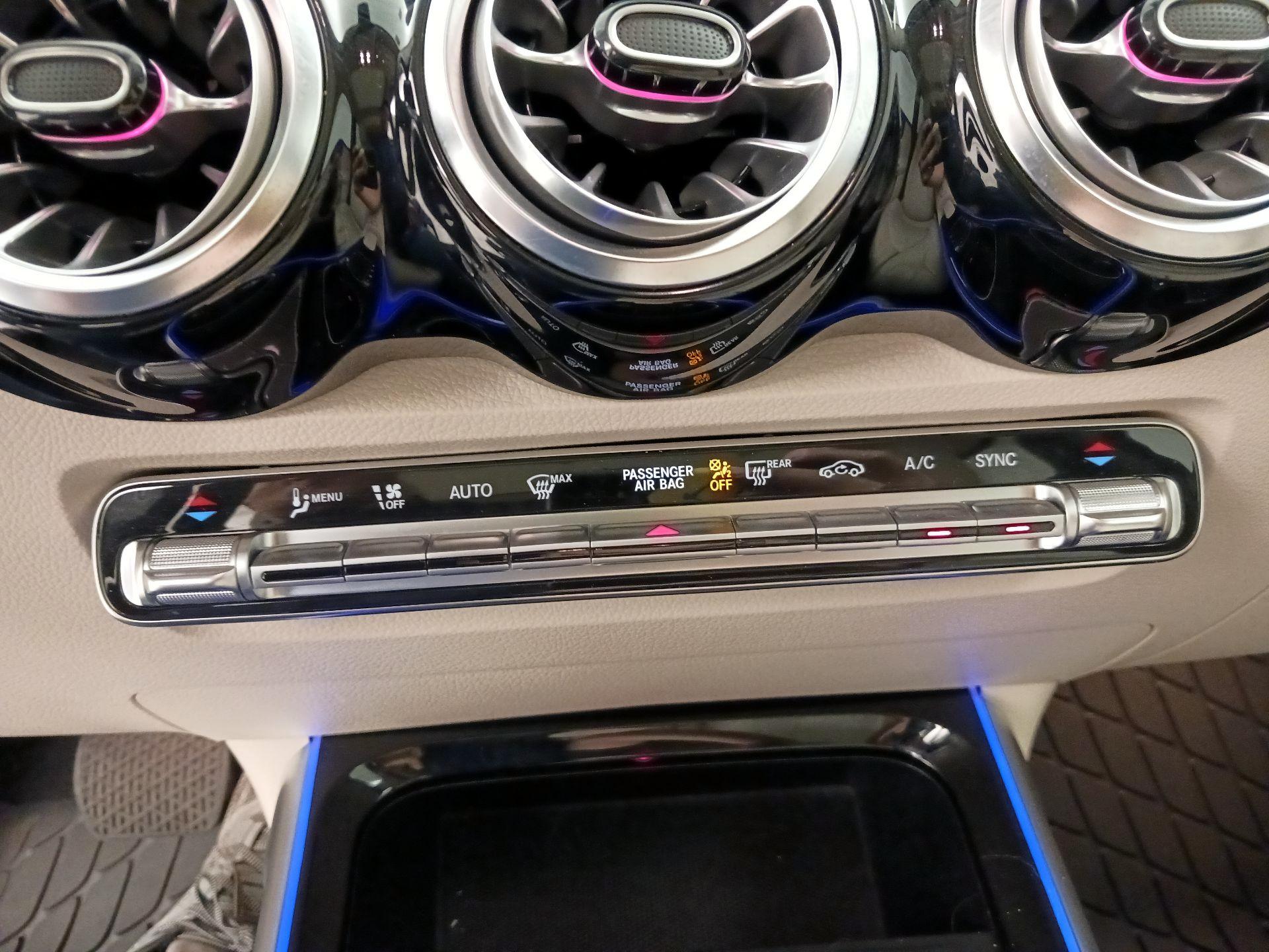 Thumbnail: 2023 Mercedes-Benz GLB - 16