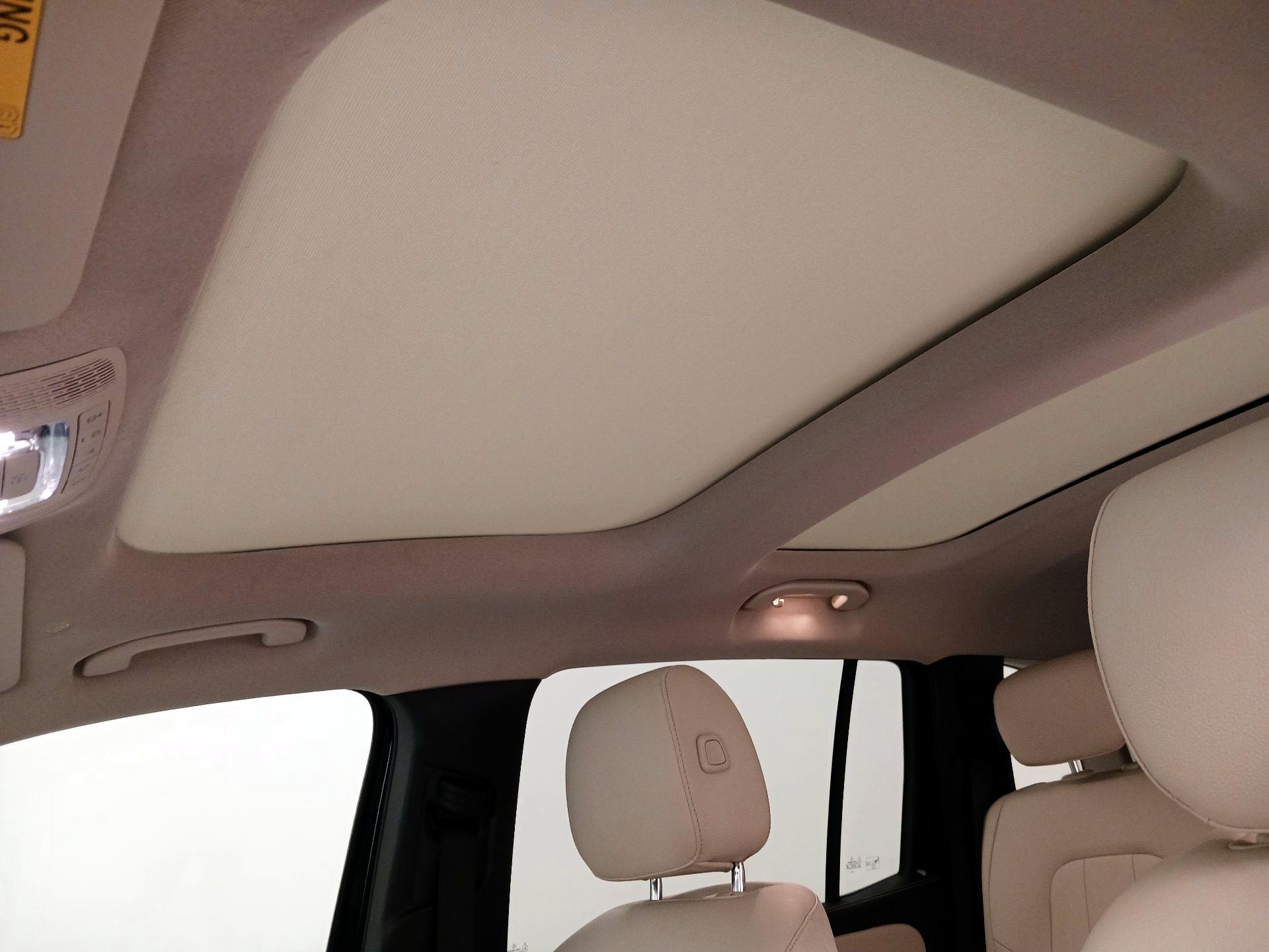 Thumbnail: 2023 Mercedes-Benz GLB - 19