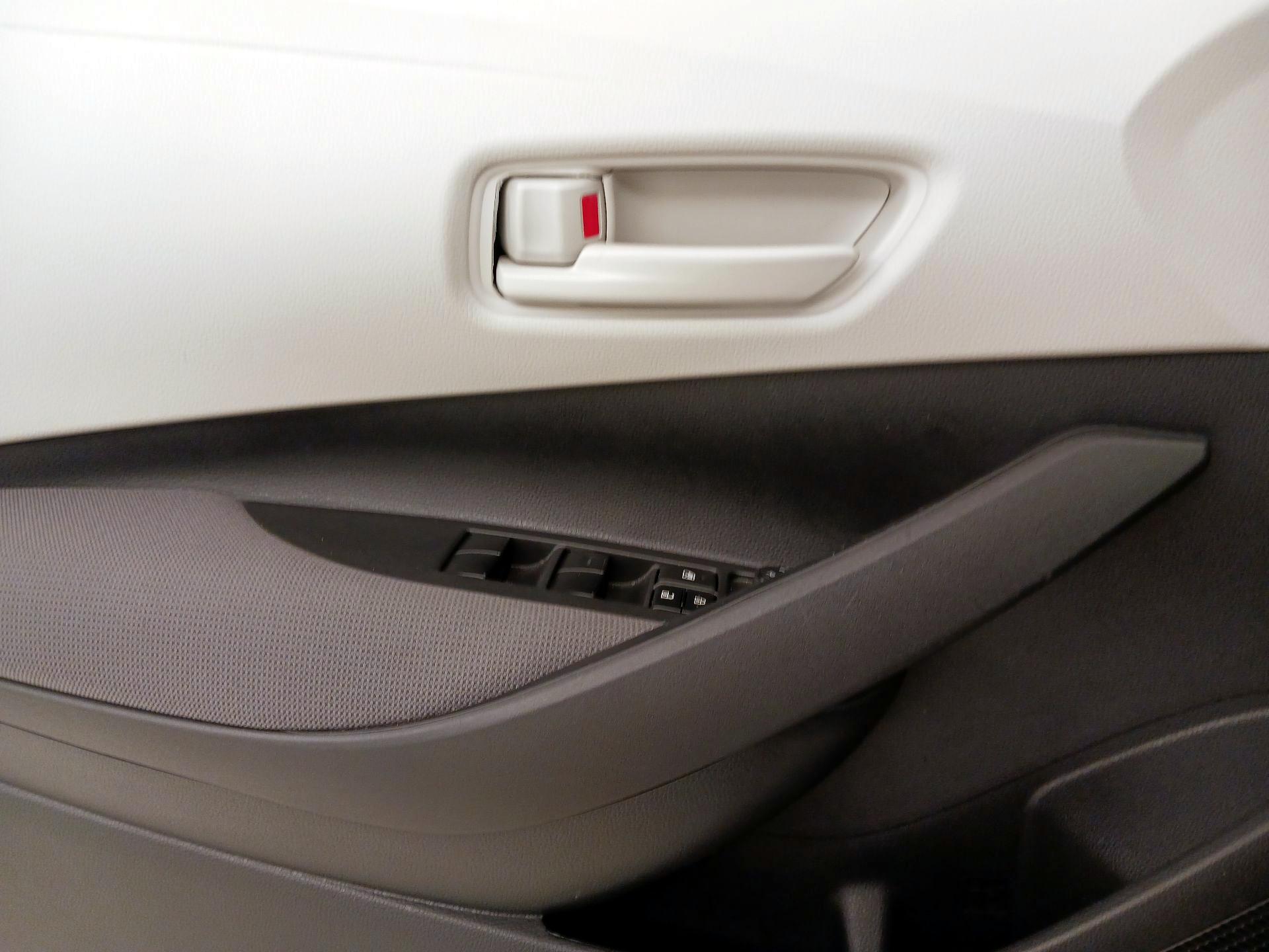 Thumbnail: 2025 Toyota Corolla - 12