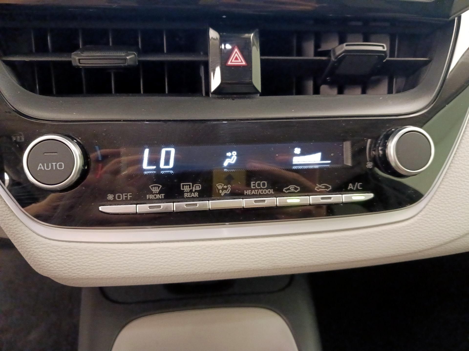 Thumbnail: 2025 Toyota Corolla - 17