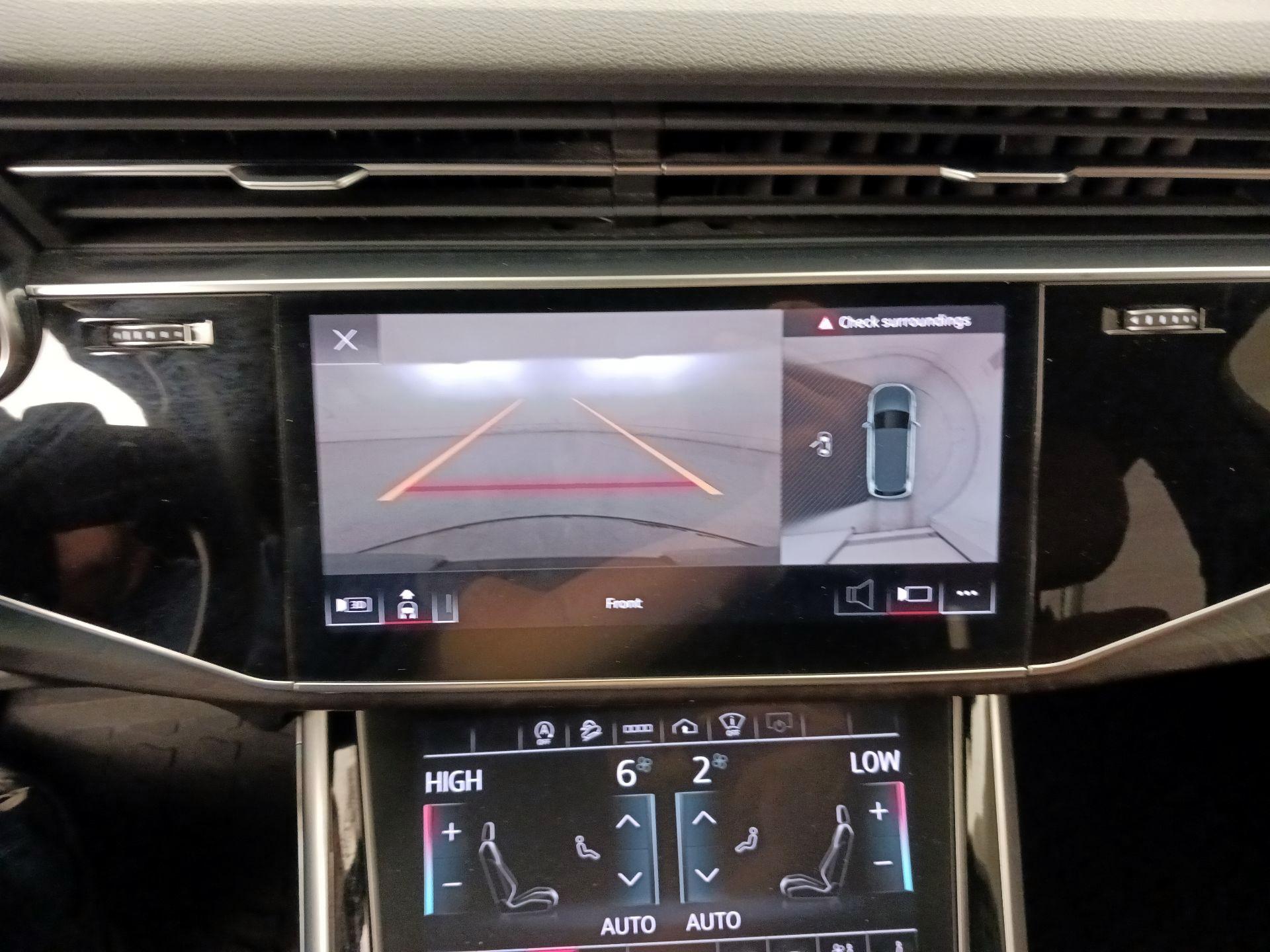 Thumbnail: 2021 Audi Q7 - 15