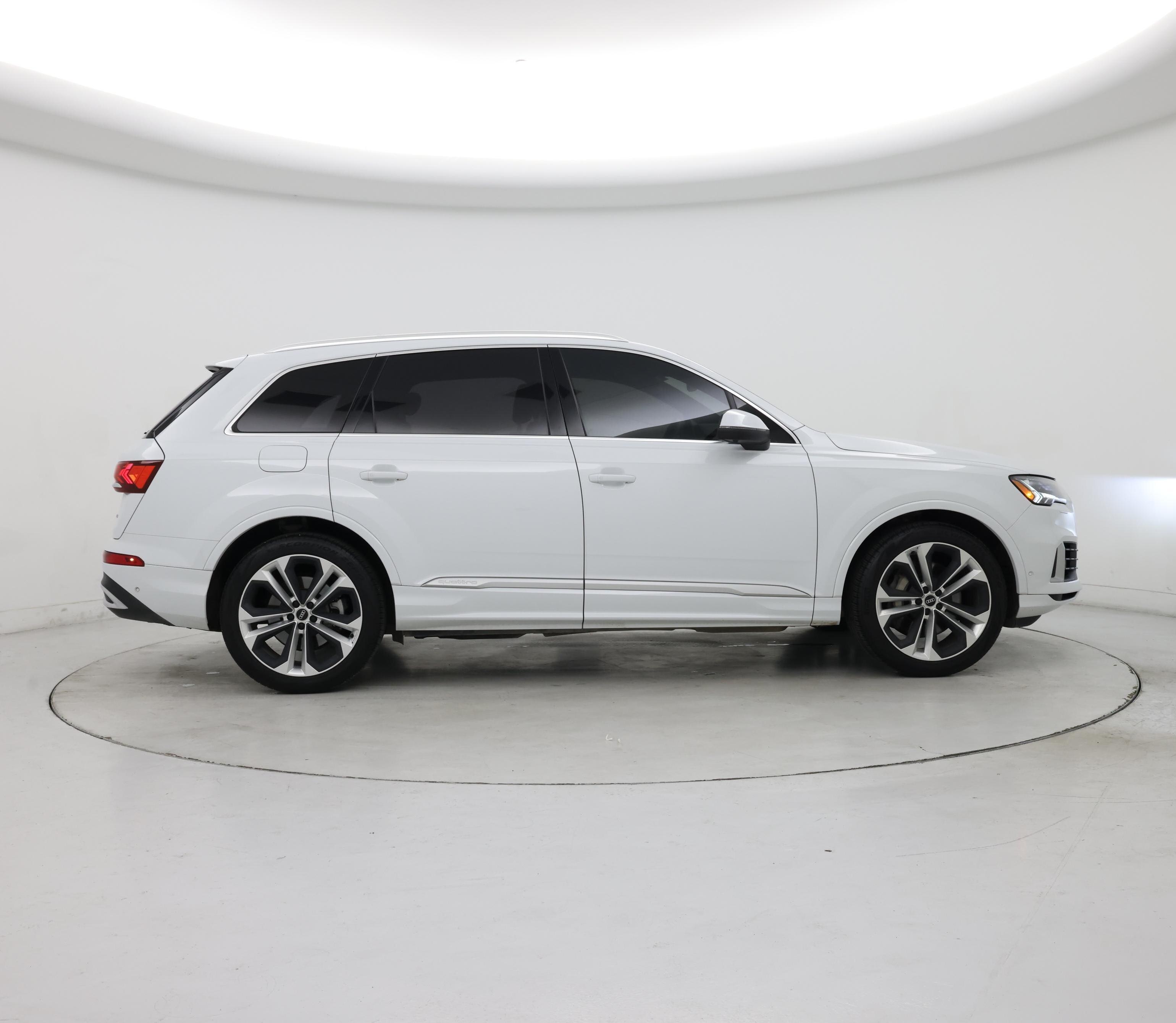 Thumbnail: 2021 Audi Q7 - 7