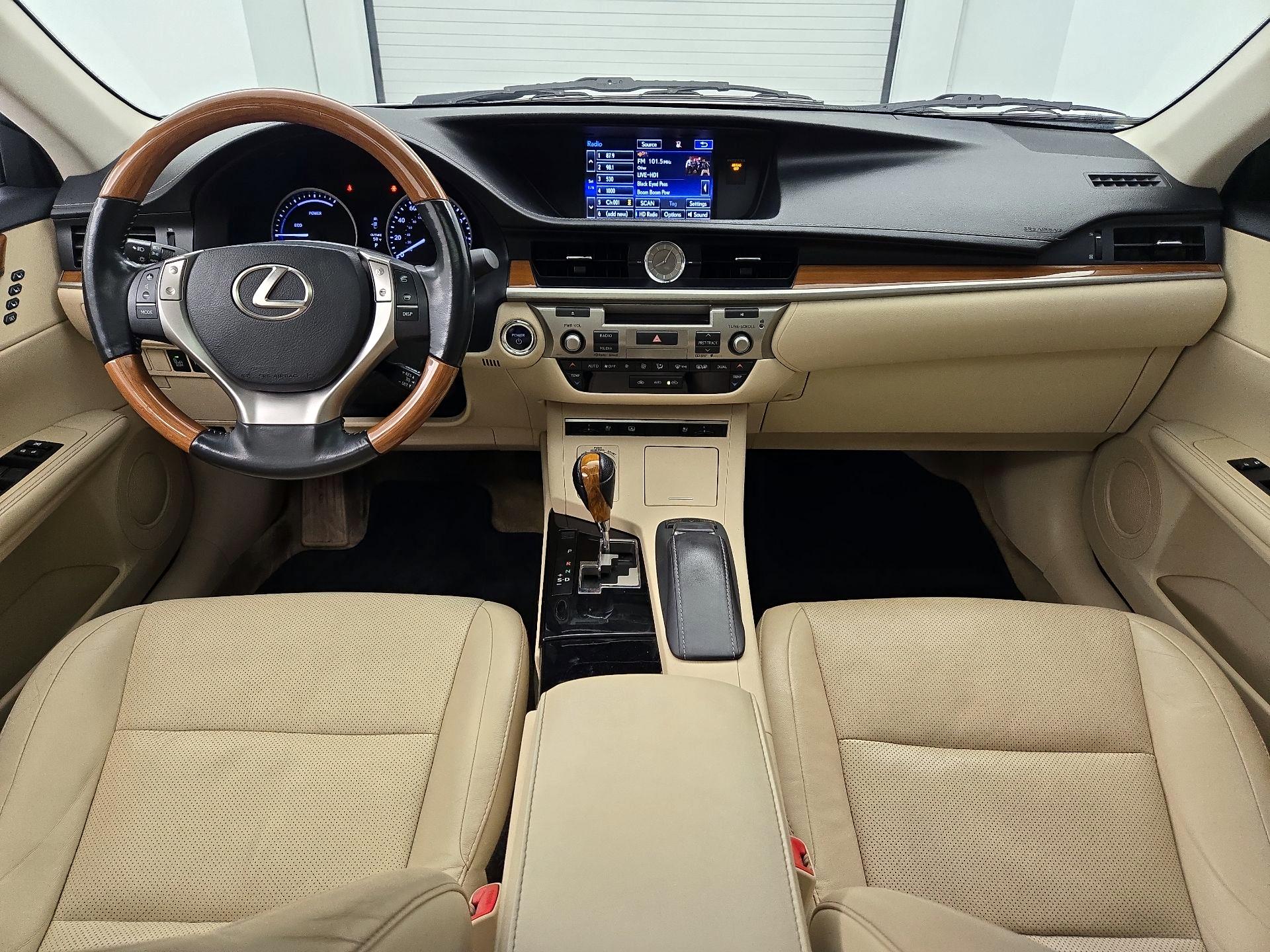 Thumbnail: 2015 Lexus ES - 9