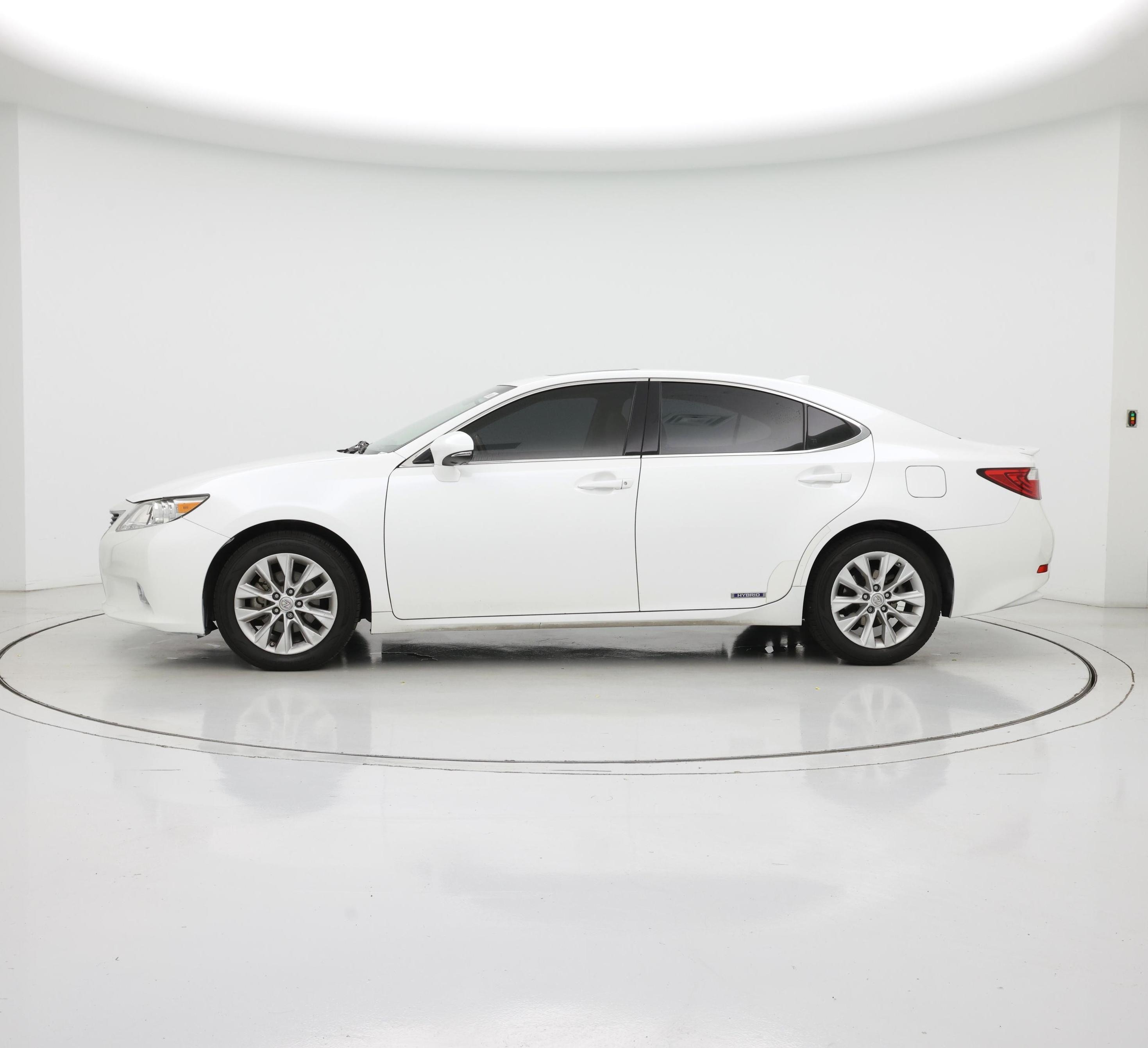 Thumbnail: 2015 Lexus ES - 3
