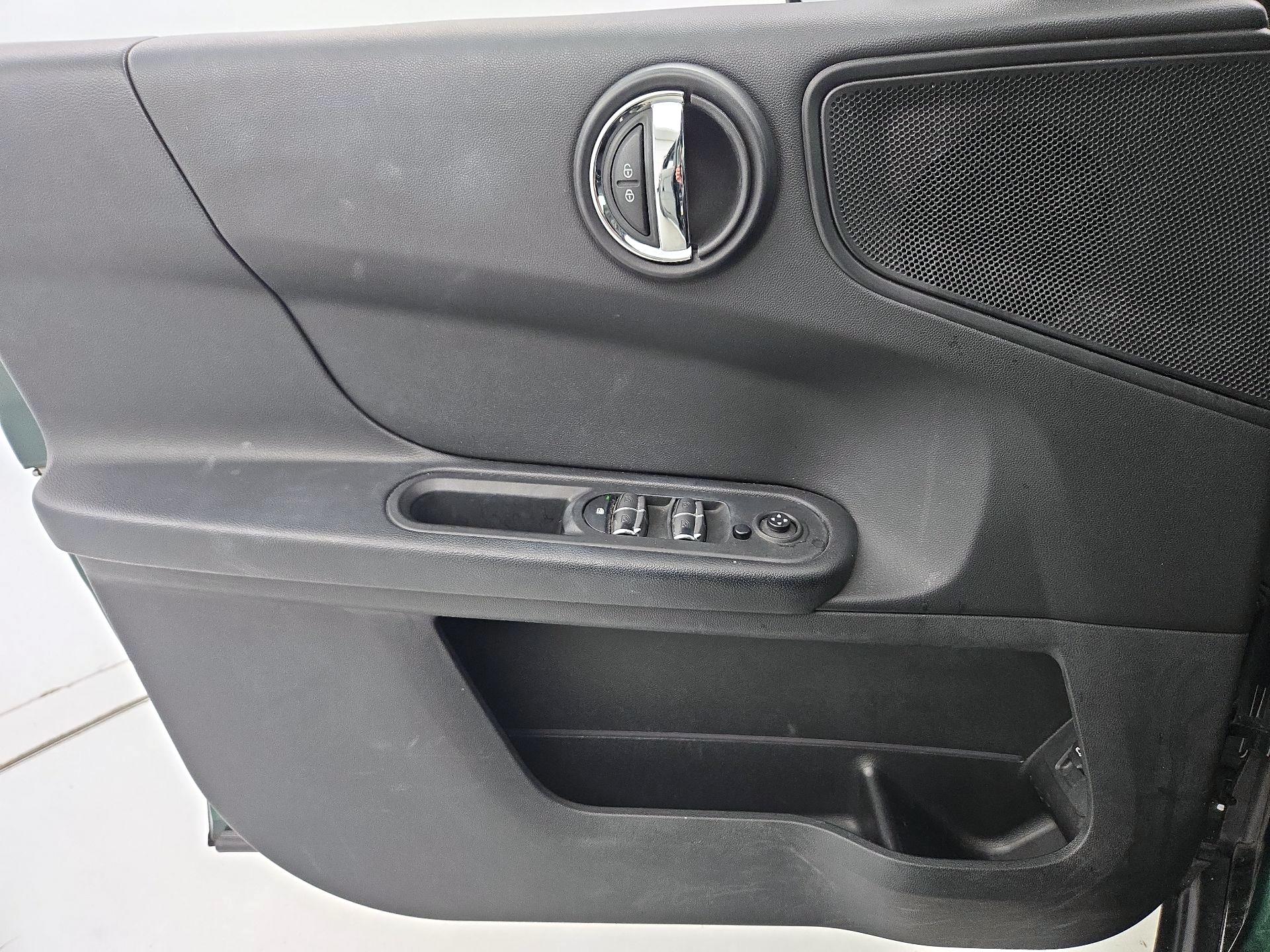 Thumbnail: 2018 MINI Cooper Countryman - 12