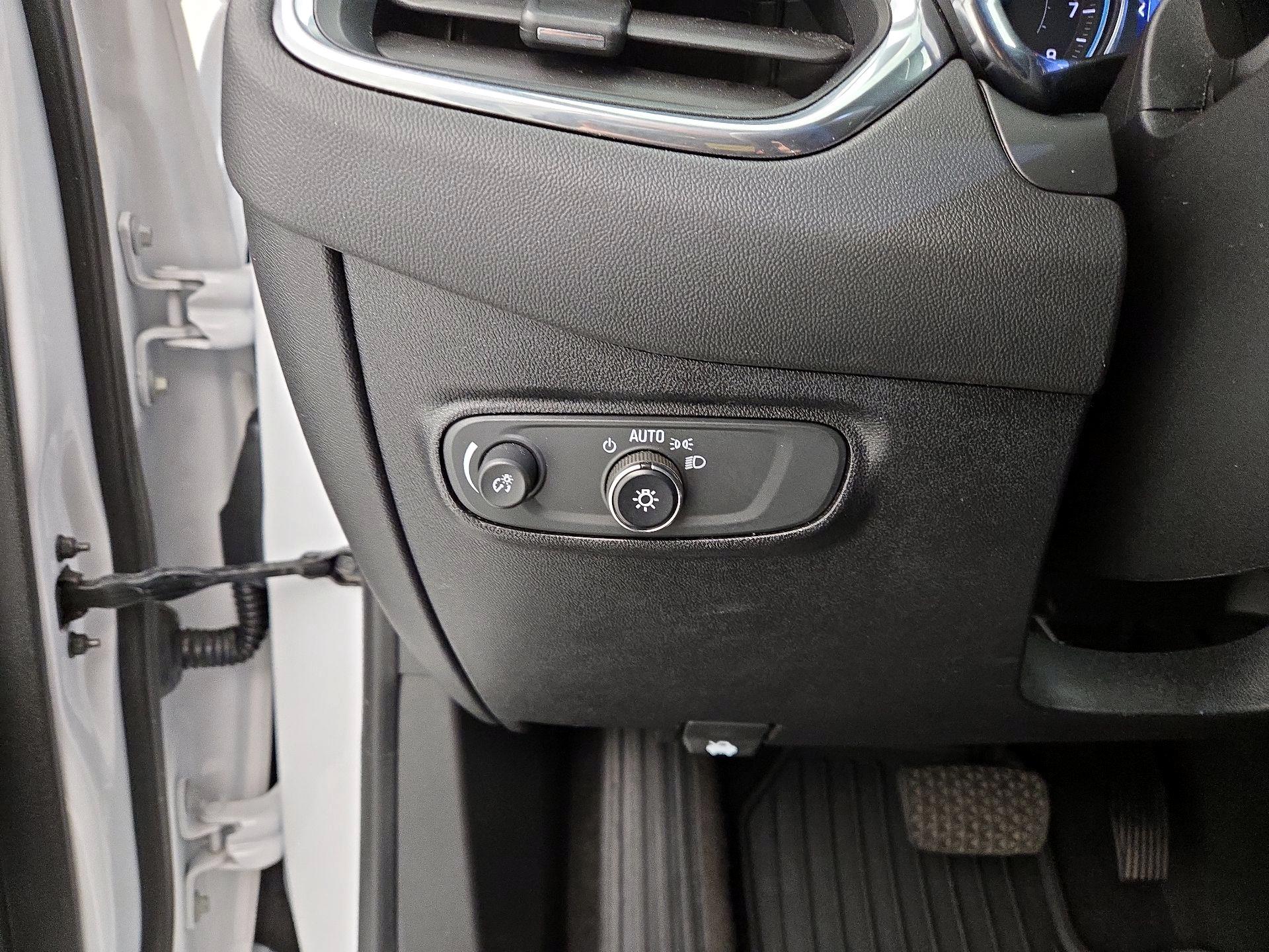 Thumbnail: 2019 Chevrolet Equinox - 13