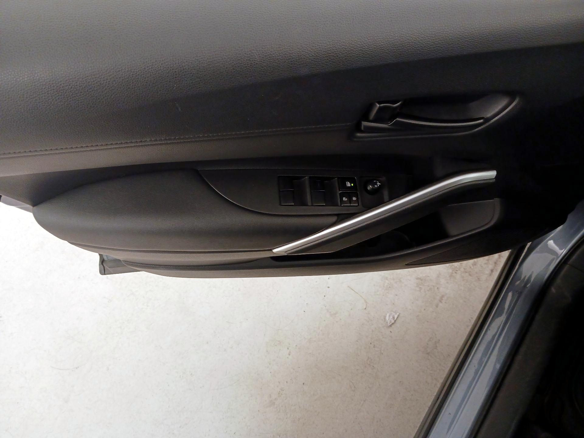 Thumbnail: 2022 Toyota Corolla Cross - 12