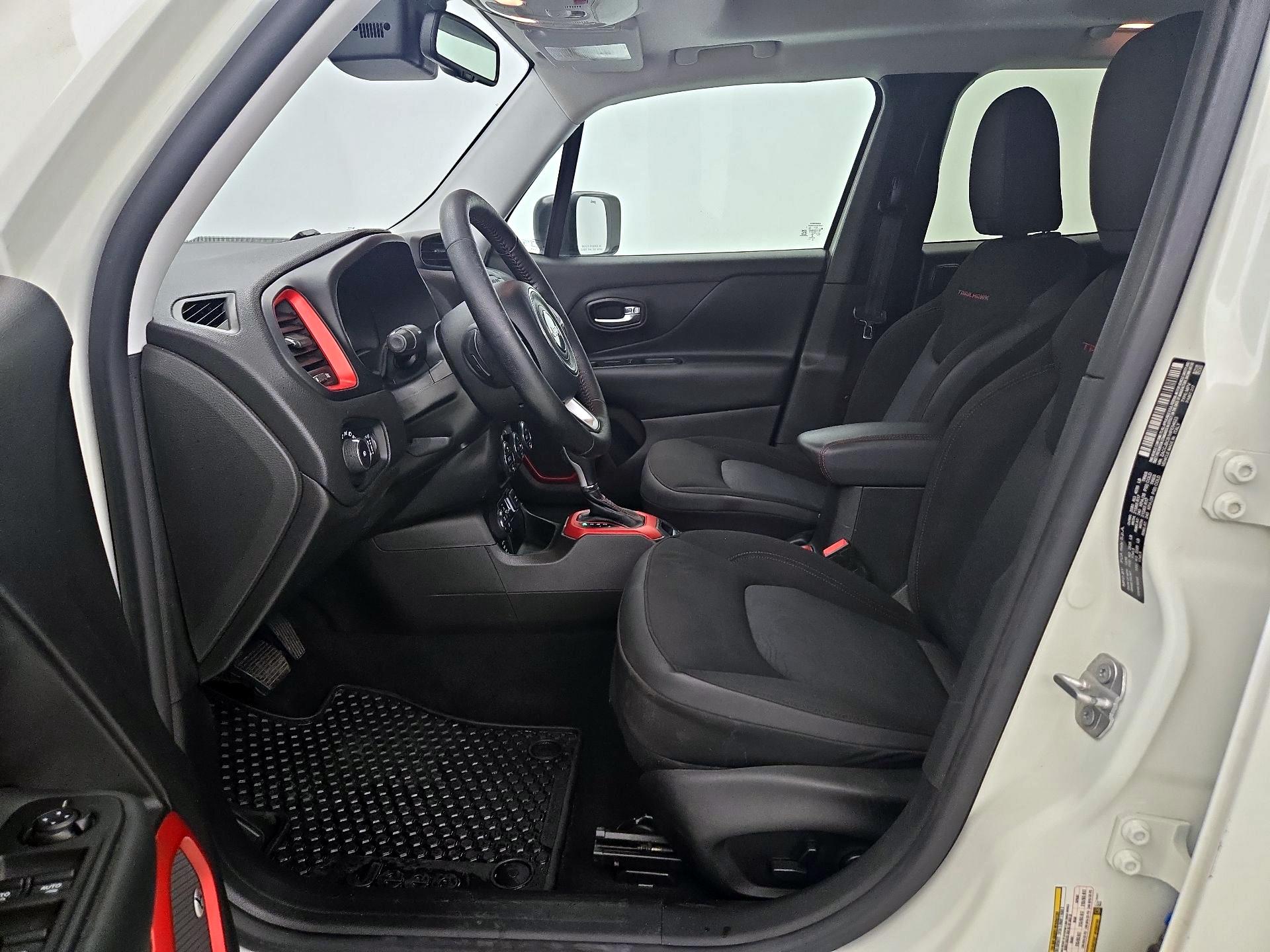 Thumbnail: 2017 Jeep Renegade - 11