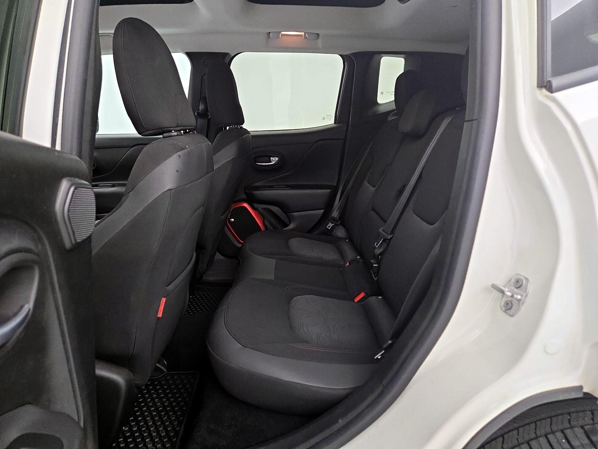 Thumbnail: 2017 Jeep Renegade - 19
