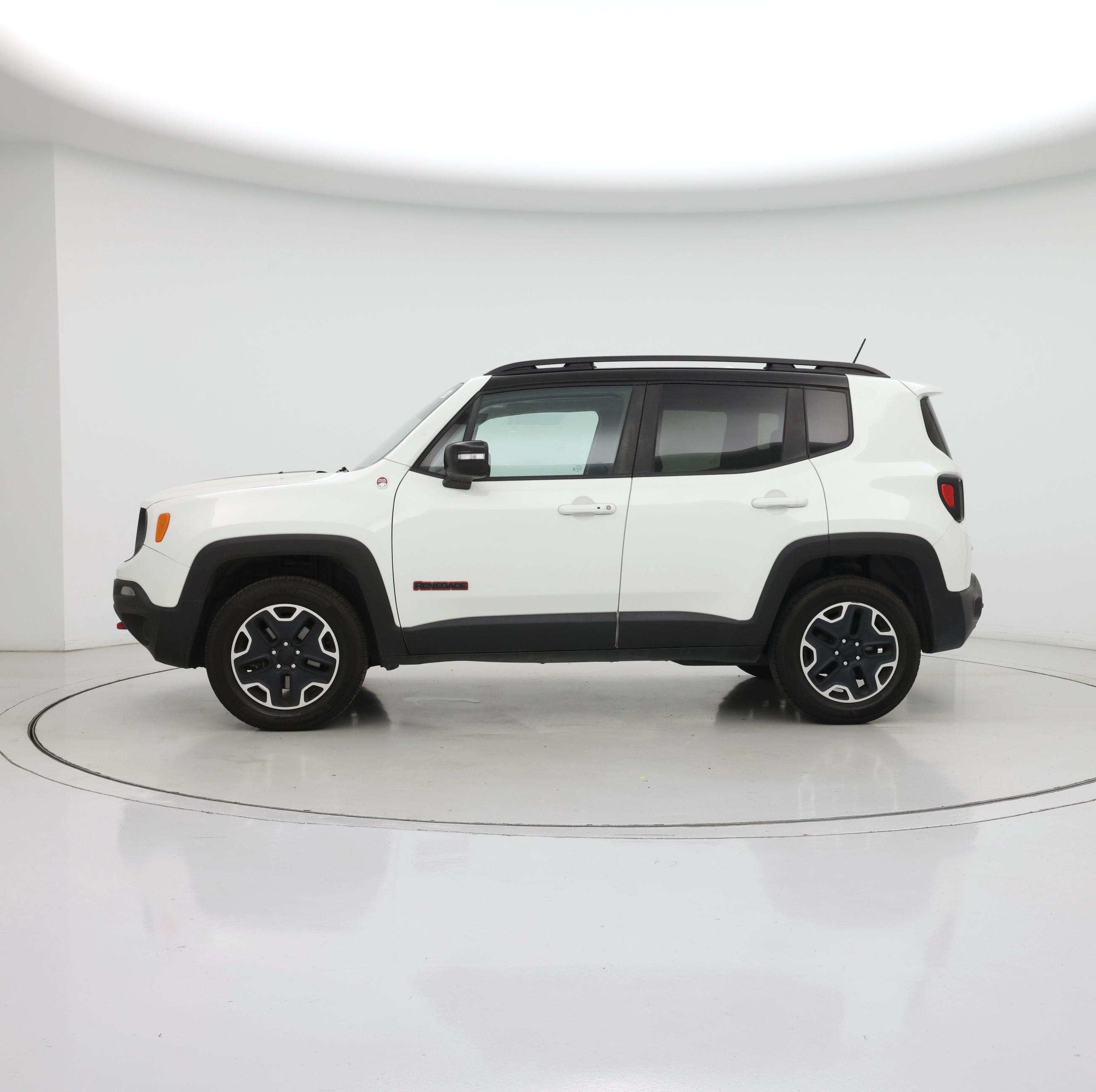 Thumbnail: 2017 Jeep Renegade - 3