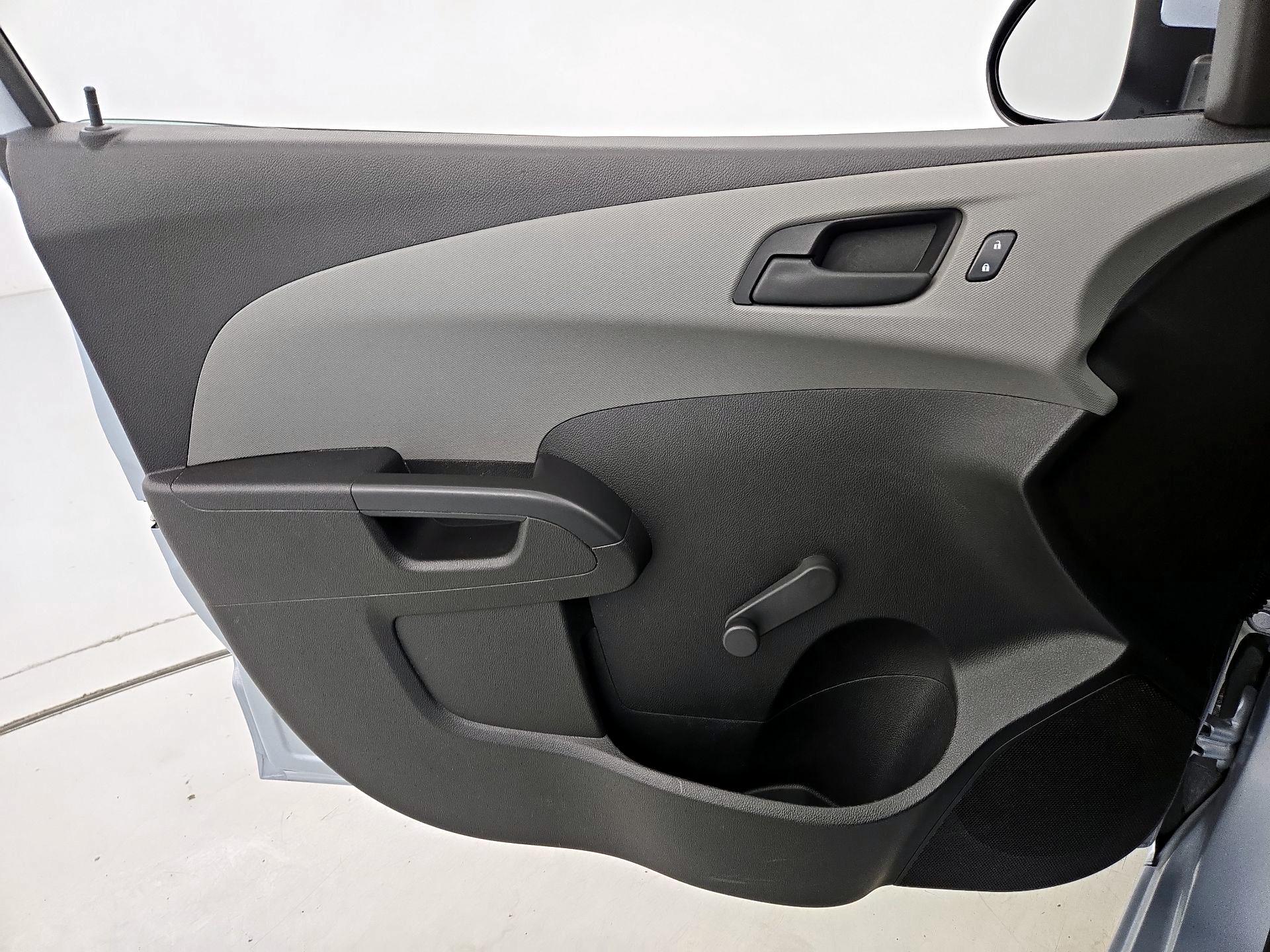 Thumbnail: 2017 Chevrolet Sonic - 12