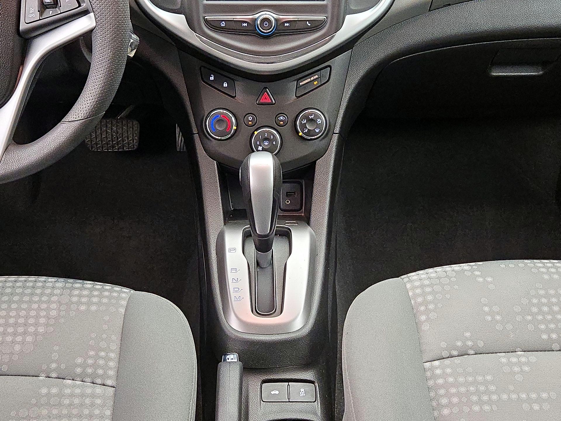 Thumbnail: 2017 Chevrolet Sonic - 17