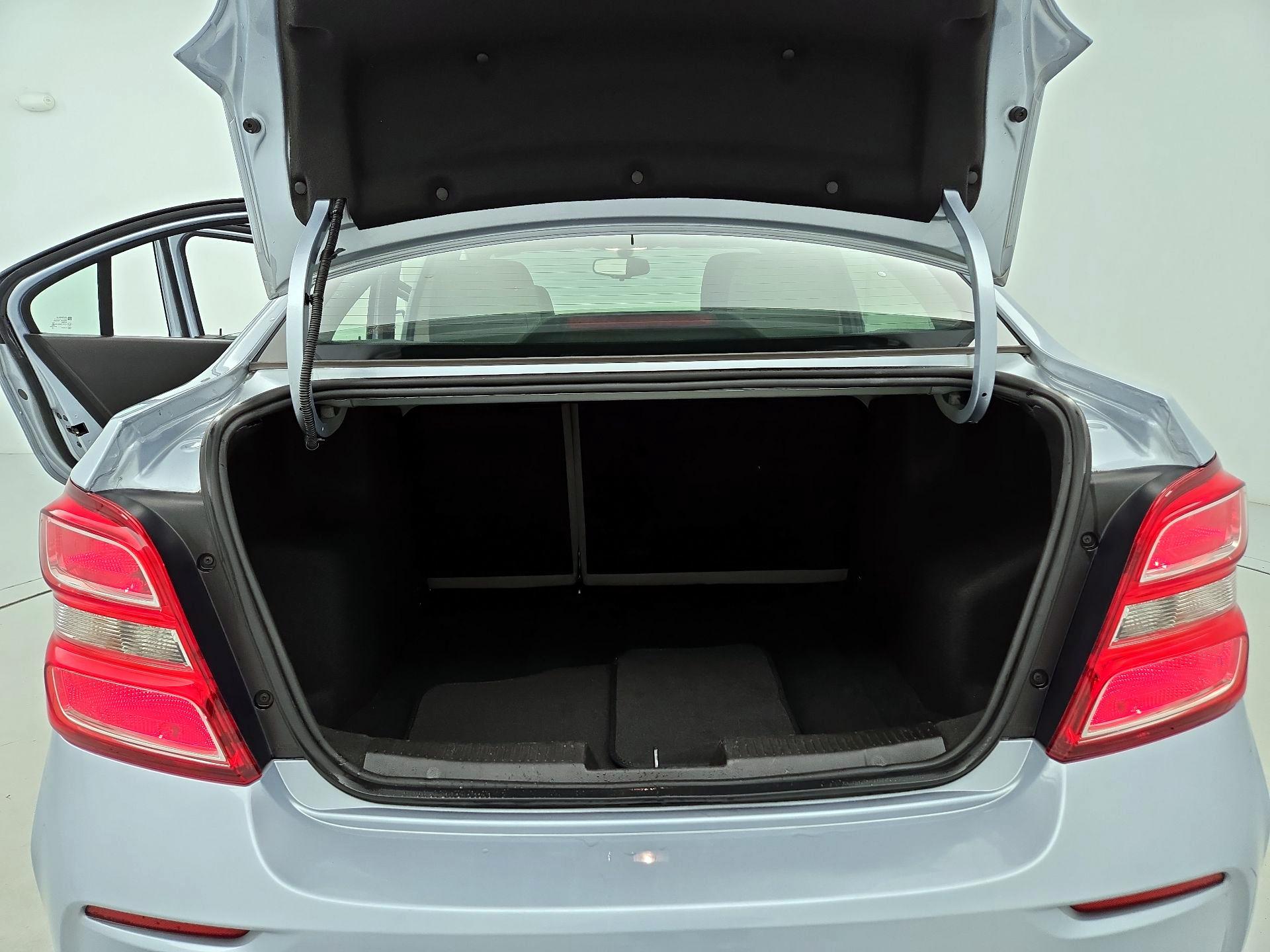 Thumbnail: 2017 Chevrolet Sonic - 20